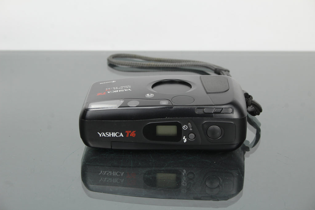 Yashica T4