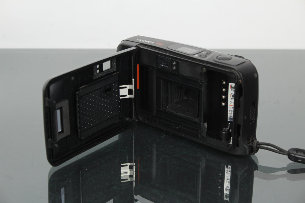 Yashica T4