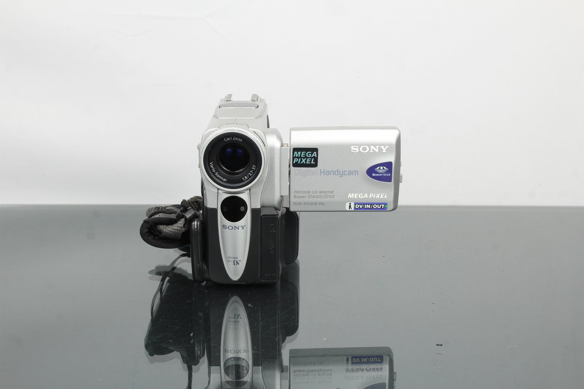 Sony digital Handycam DCR-PC101E PAL MiniDV