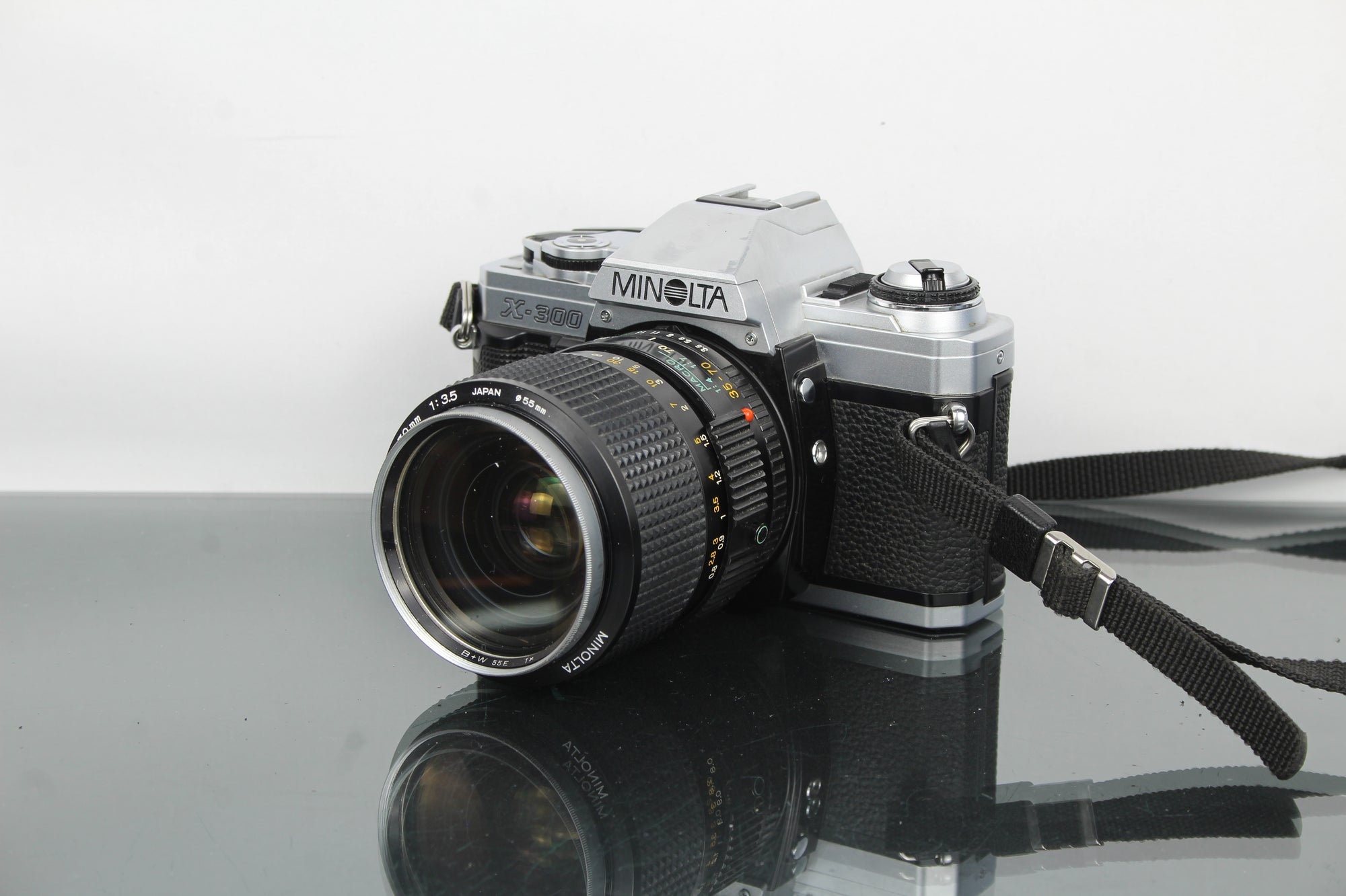 Minolta X-300 + MD Zoom 35-70mm 1:3.5