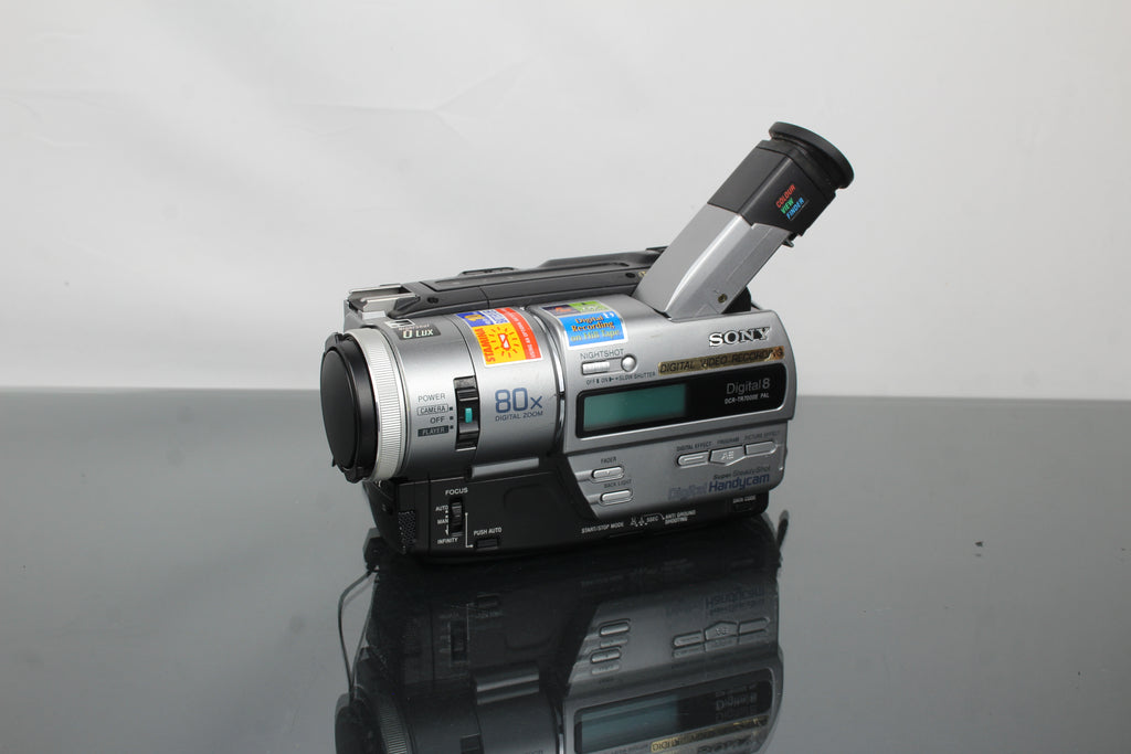 Sony Digital Handycam DCR-TR7000E Hi8
