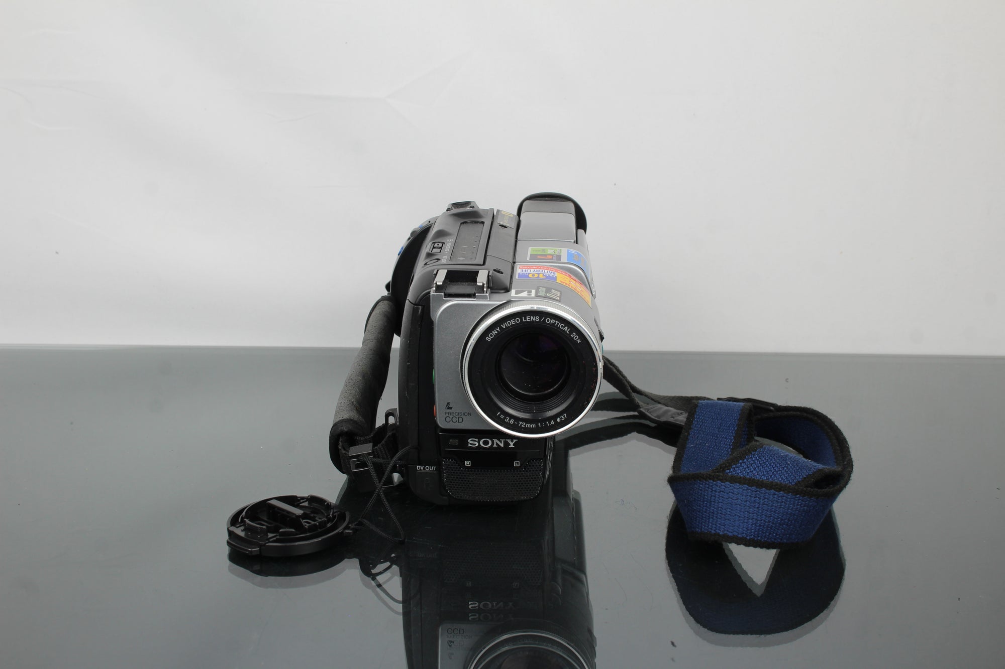 Sony Digital Handycam DCR-TR7000E Hi8