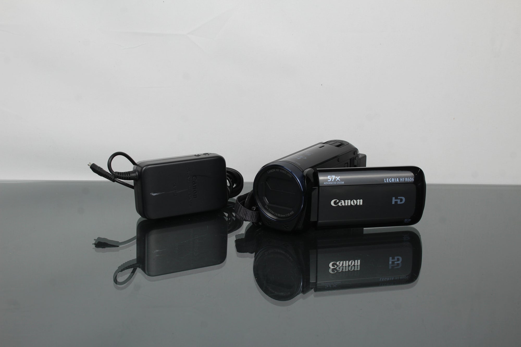 Canon Legria HF R606