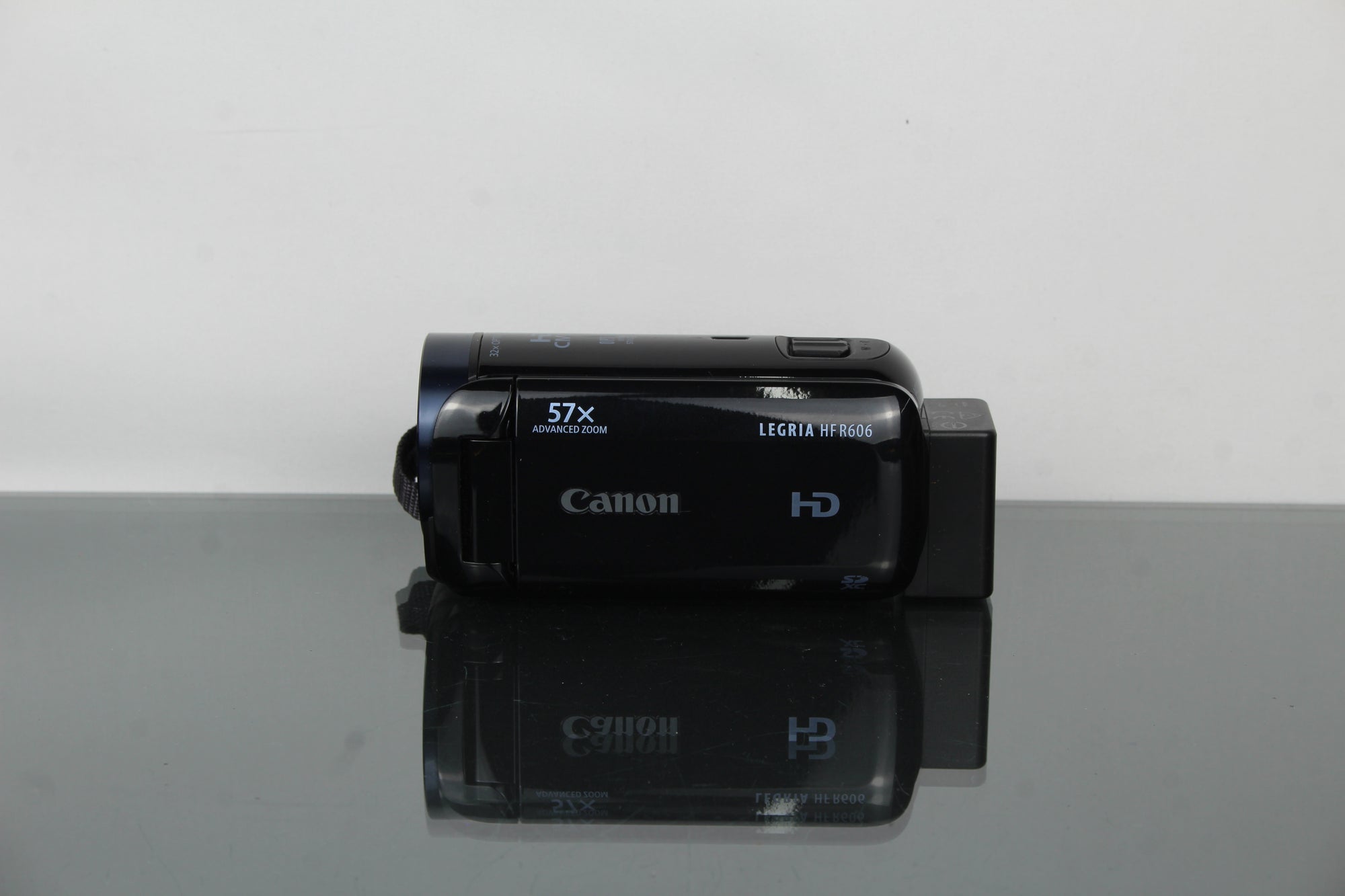 Canon Legria HF R606