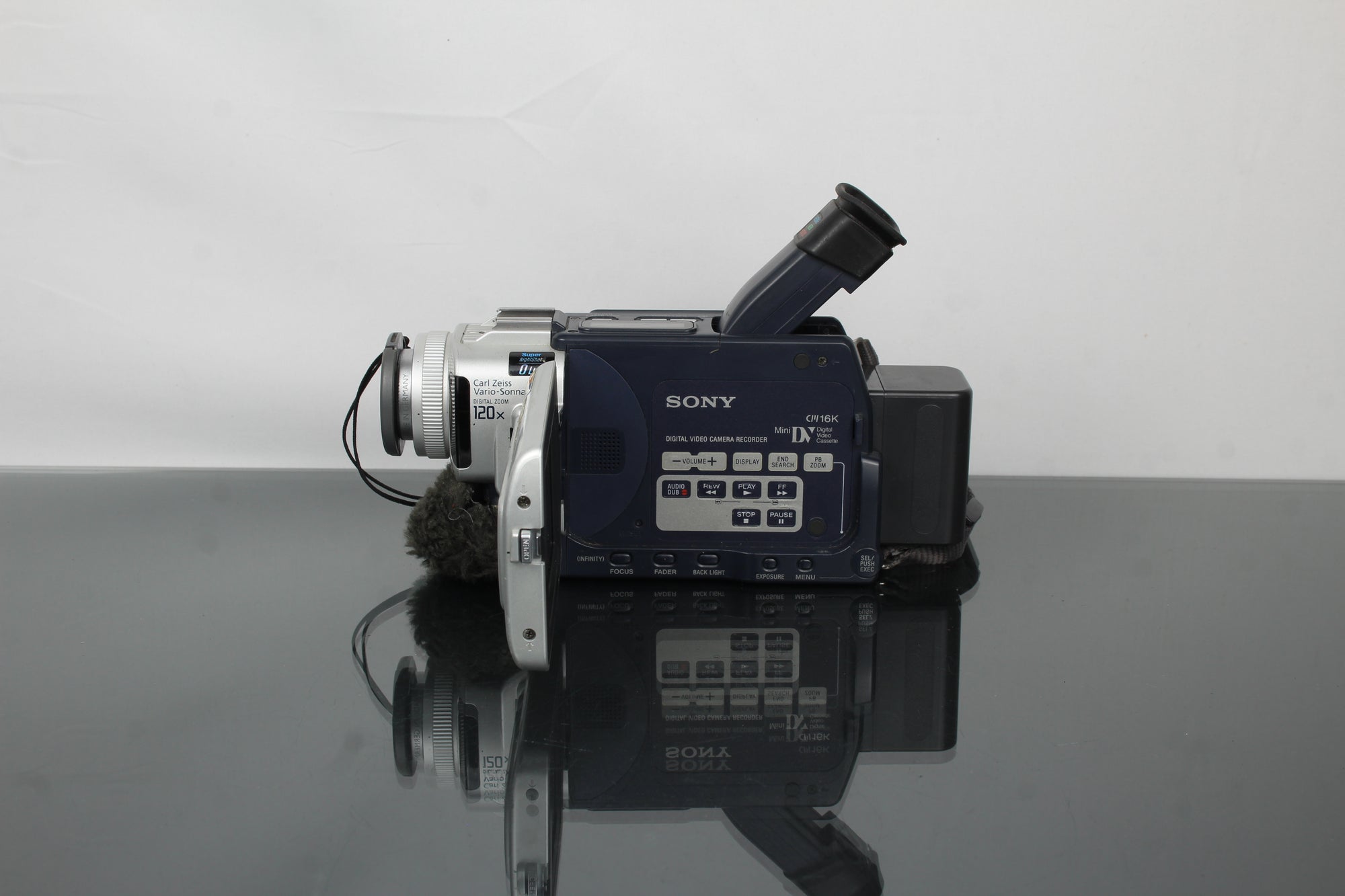 Sony Digital Video Camera DCR-TRV15E MiniDV