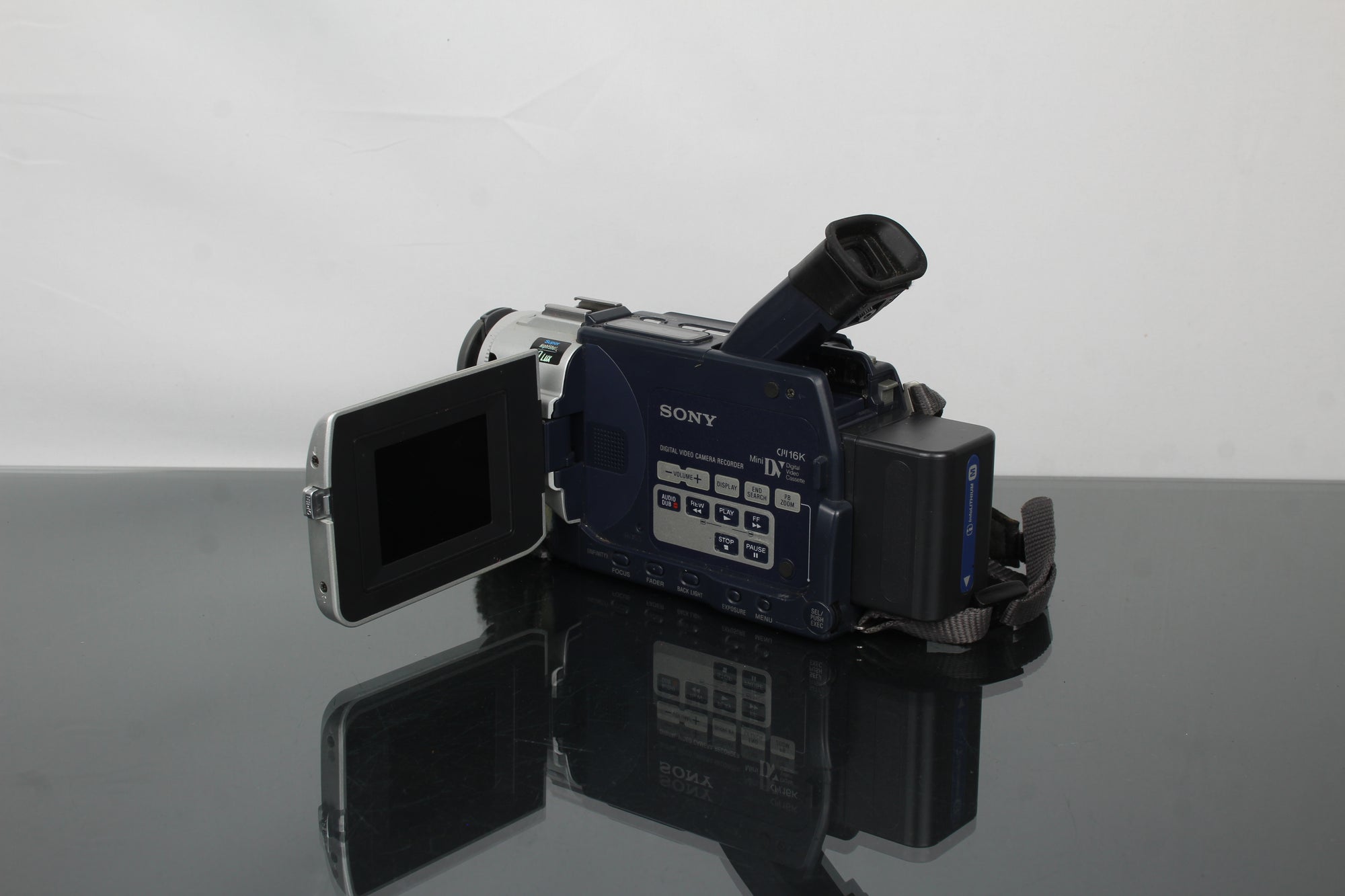 Sony Digital Video Camera DCR-TRV15E MiniDV