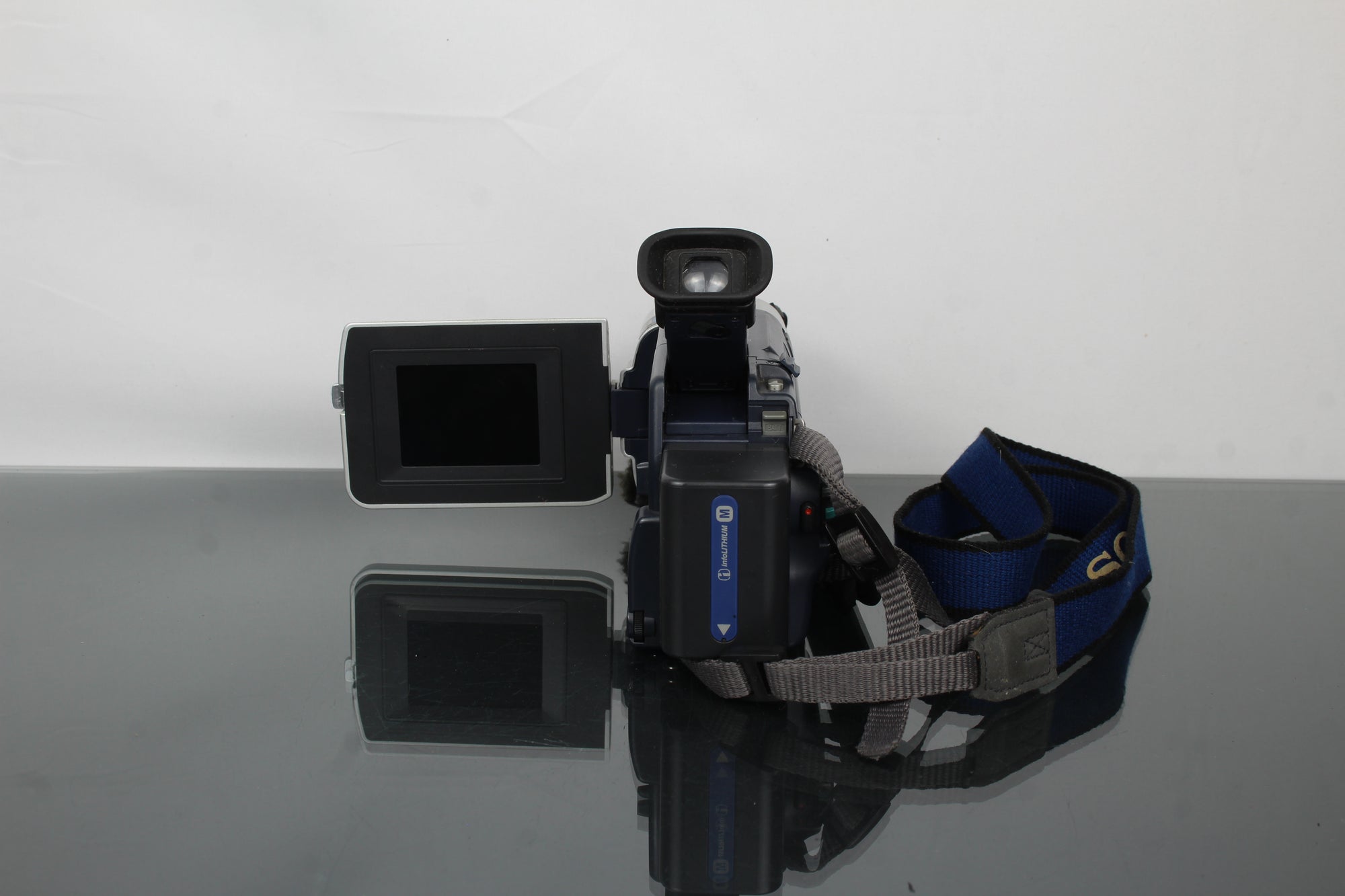 Sony Digital Video Camera DCR-TRV15E MiniDV