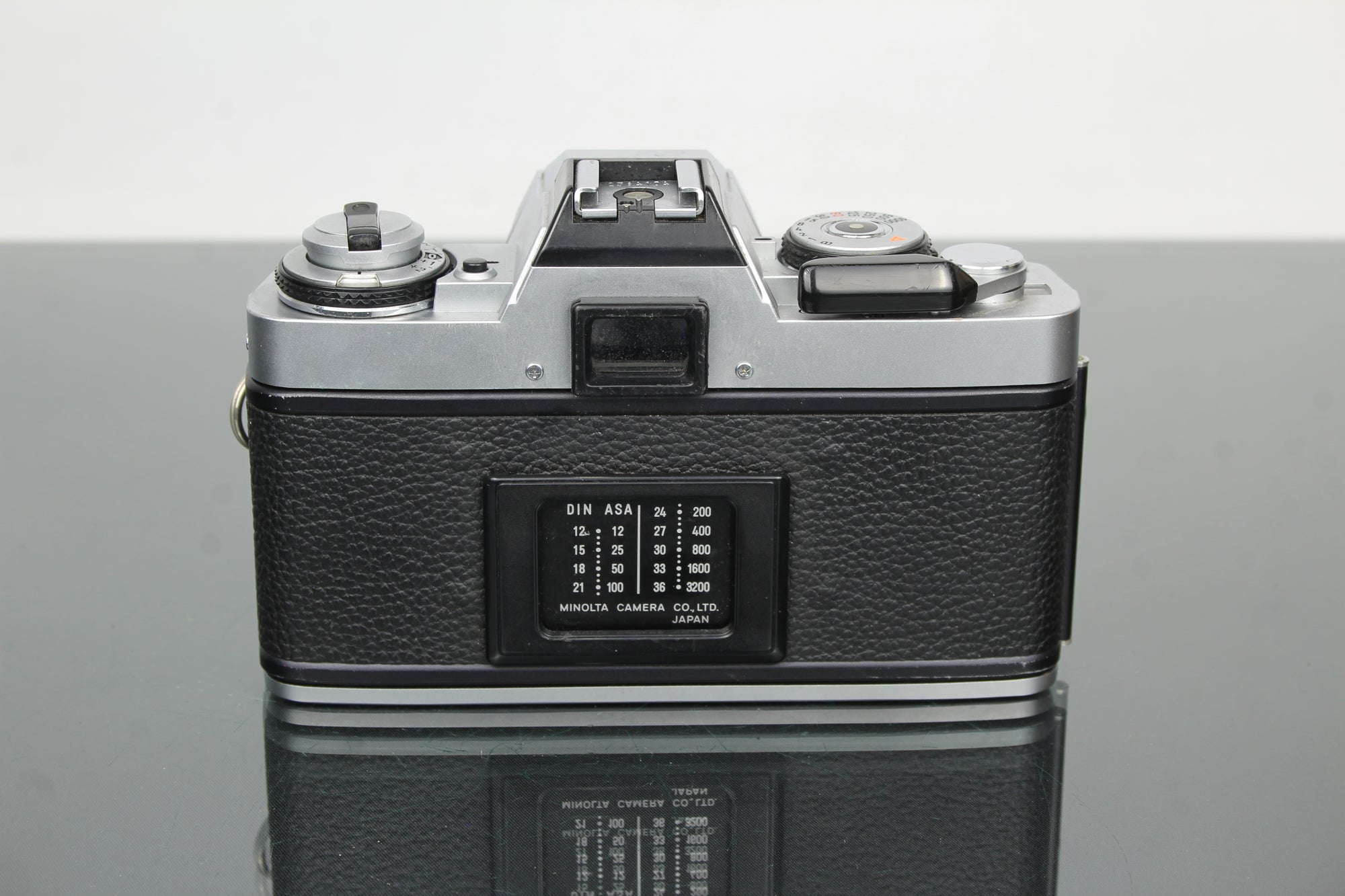 Minolta XG-M + 45mm 1:2 Minolta MD Rokkor Objektiv