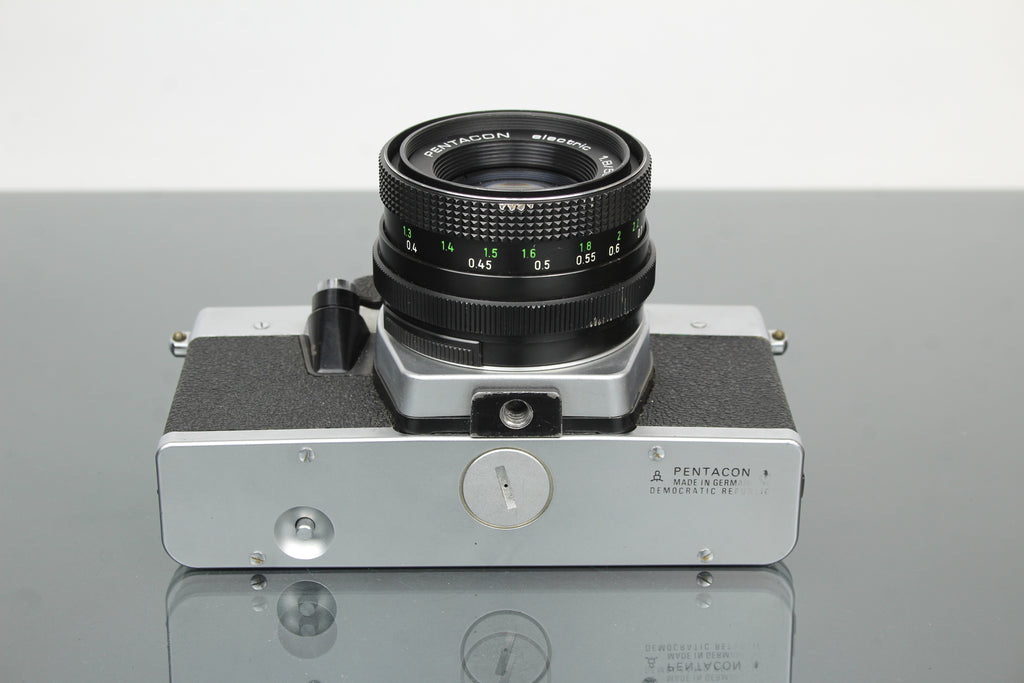 <tc>Praktica</tc> super TL2 + Pentacon elektrisches 50mm 1.8 M42 Objektiv