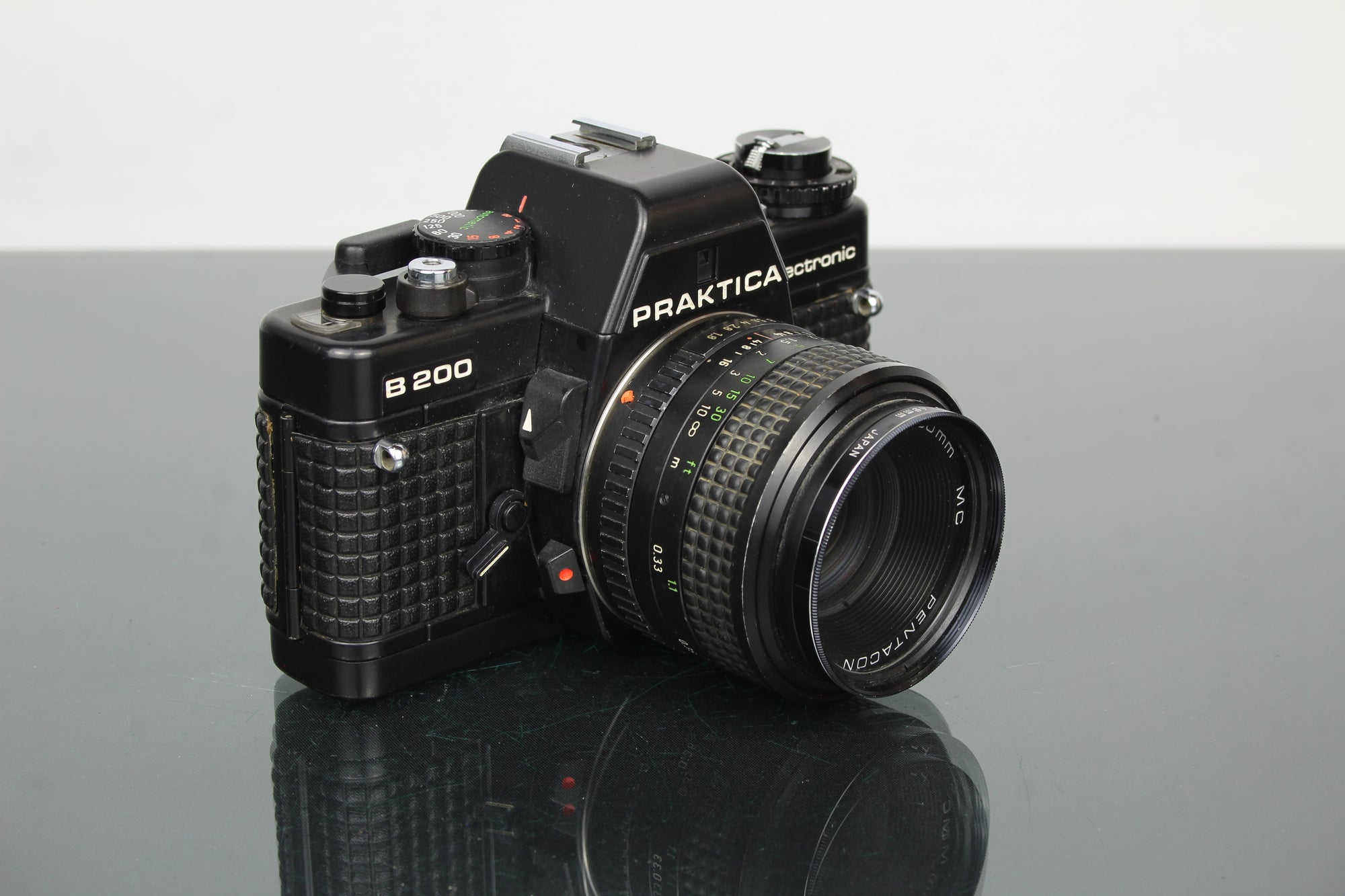 <tc>Praktica</tc> B200 Elektronik +  <tc>Praktica</tc>r 50mm 1.8 Objektiv