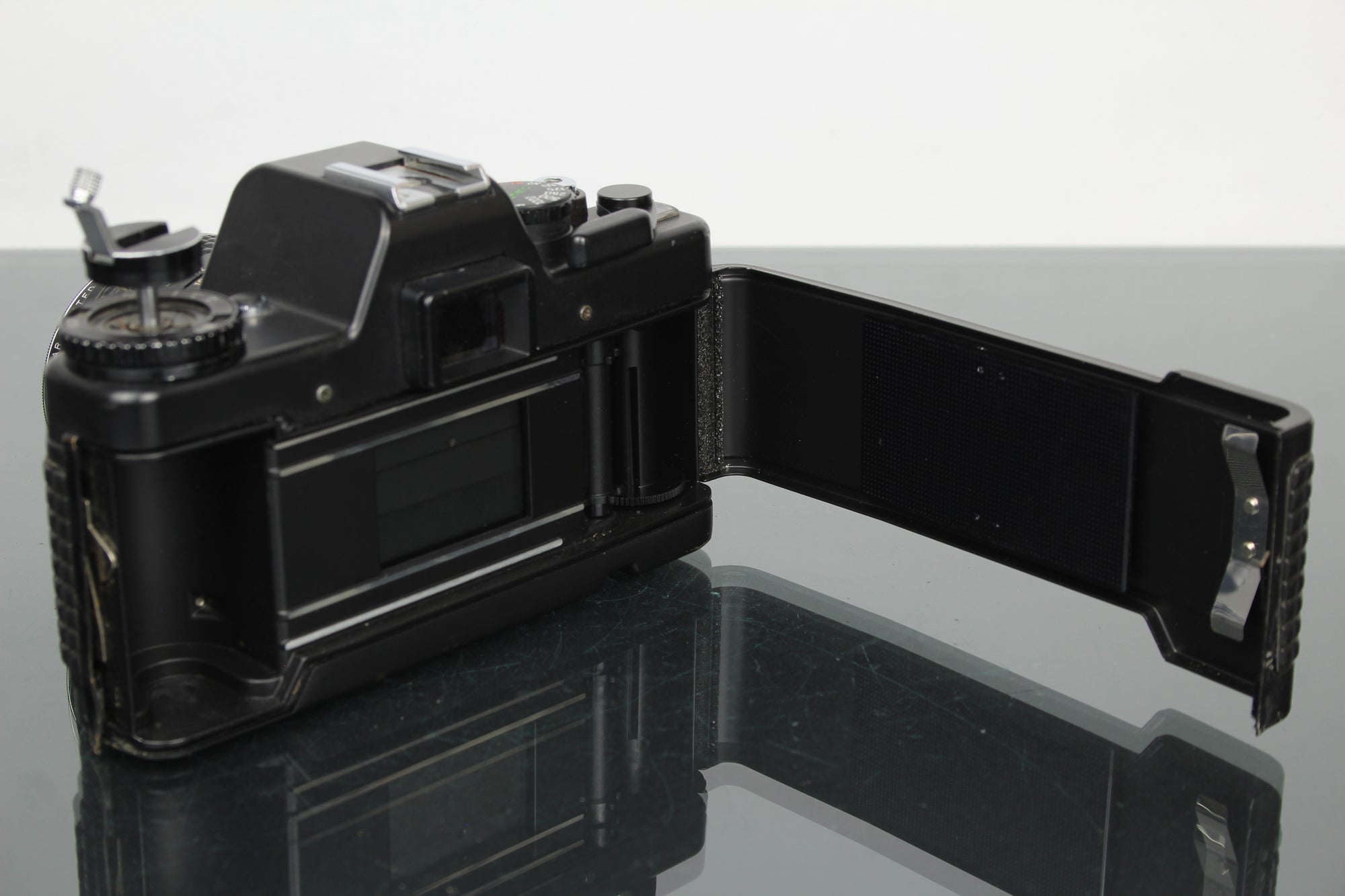 <tc>Praktica</tc> B200 Elektronik +  <tc>Praktica</tc>r 50mm 1.8 Objektiv
