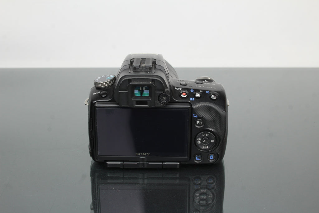 Sony SLT A33 + Sony DT 3.5-5.6/18-55 Objektiv