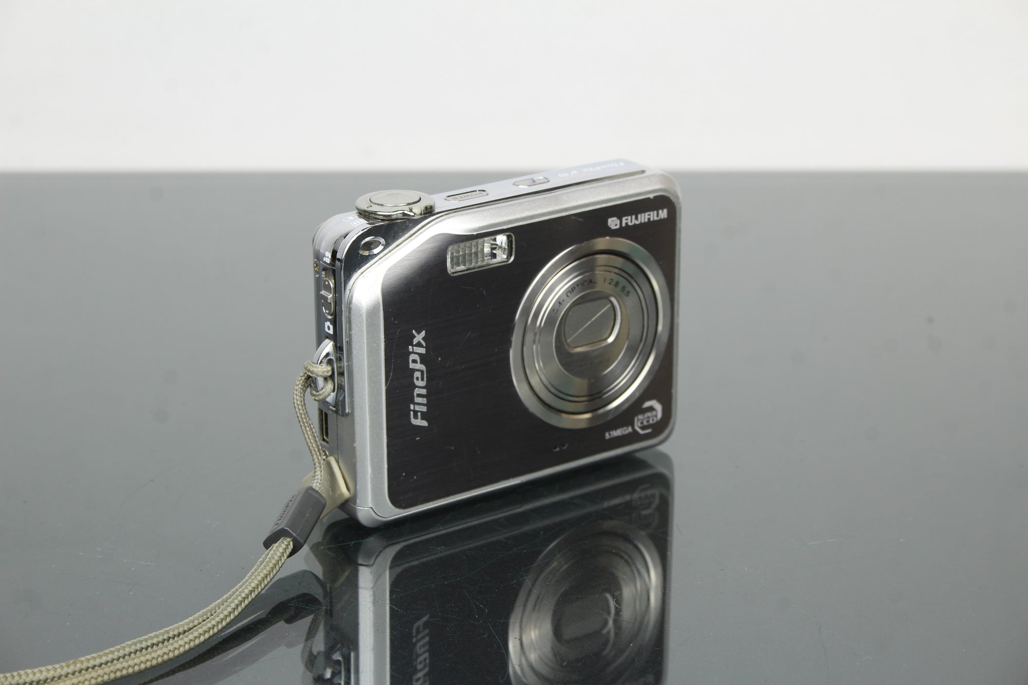 Fujifilm Finepix V10