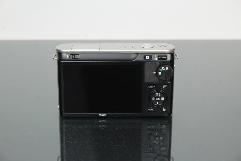 Nikon J1