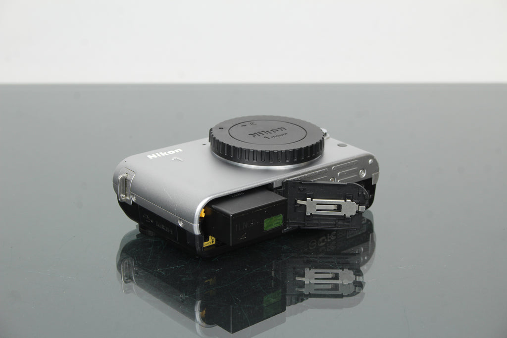 Nikon J1