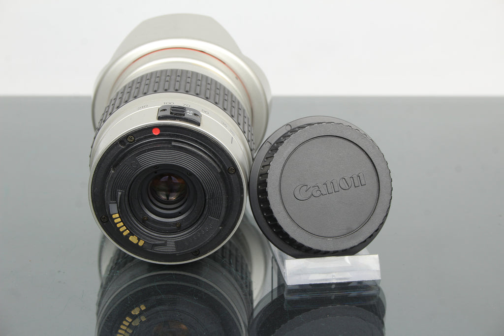 Cosina 28-210mm MC 1:4.2-6.5 Canon EF-Mount
