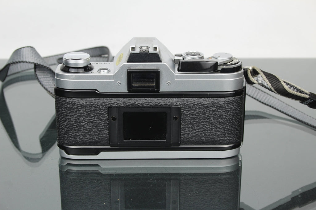 Canon AE - 1 + 50mm 1.8 FD lens - Dutch|Thrift