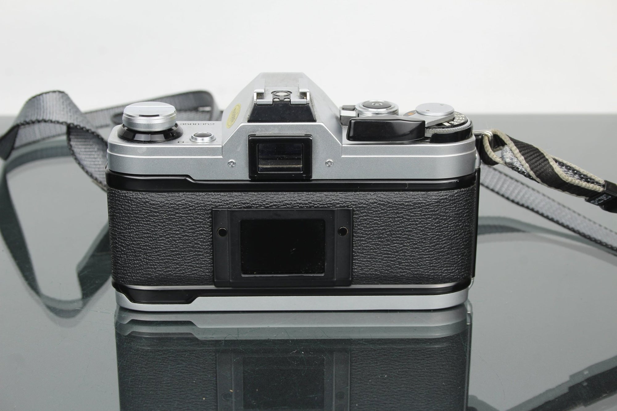 Canon AE - 1 + 50mm 1.8 FD lens - Dutch|Thrift