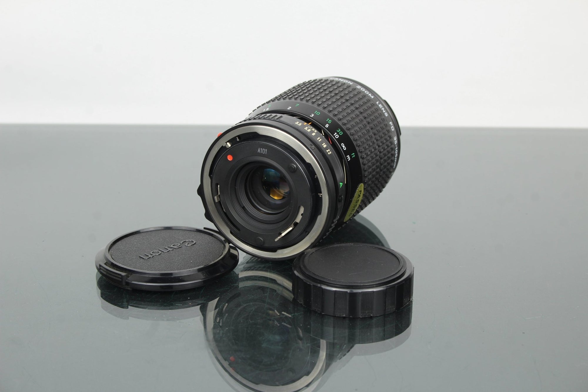 Canon FD 35 - 105mm 1:3.5 - 4.5 FD mount - Dutch|Thrift