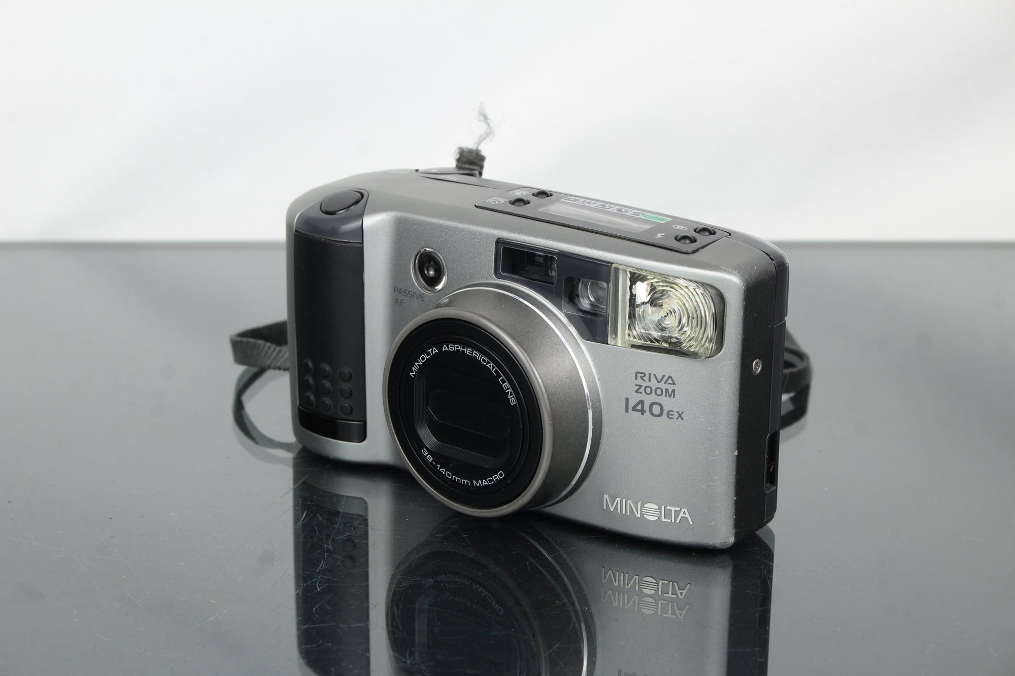 Minolta Riva Zoom 140EX - Dutch|Thrift