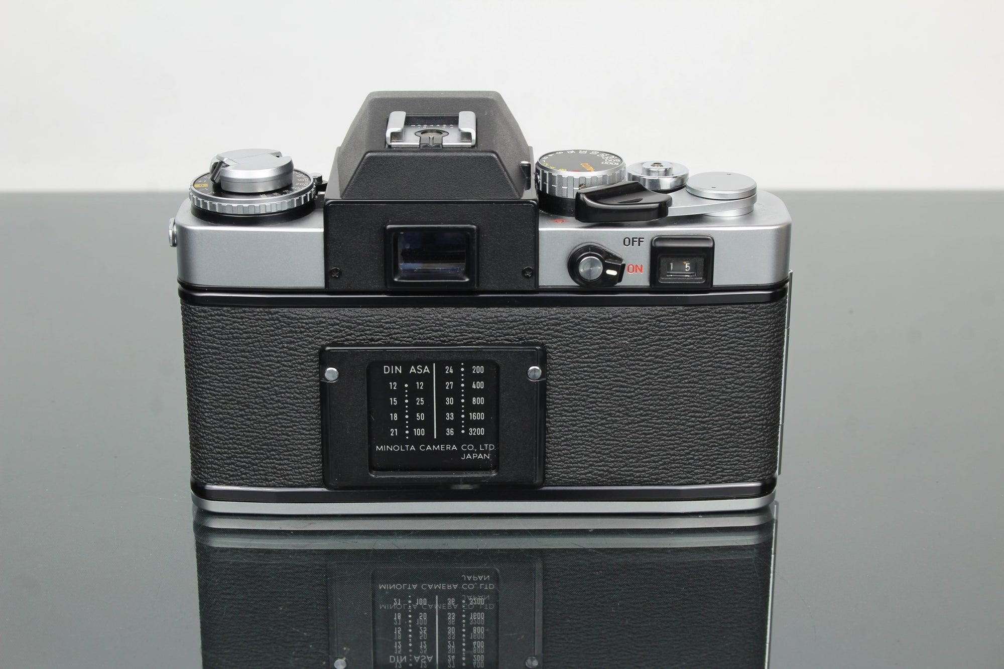 Minolta XE - 5 - Dutch|Thrift