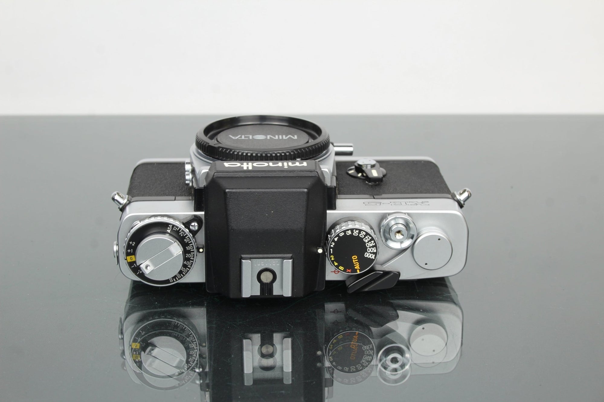 Minolta XE - 5 - Dutch|Thrift