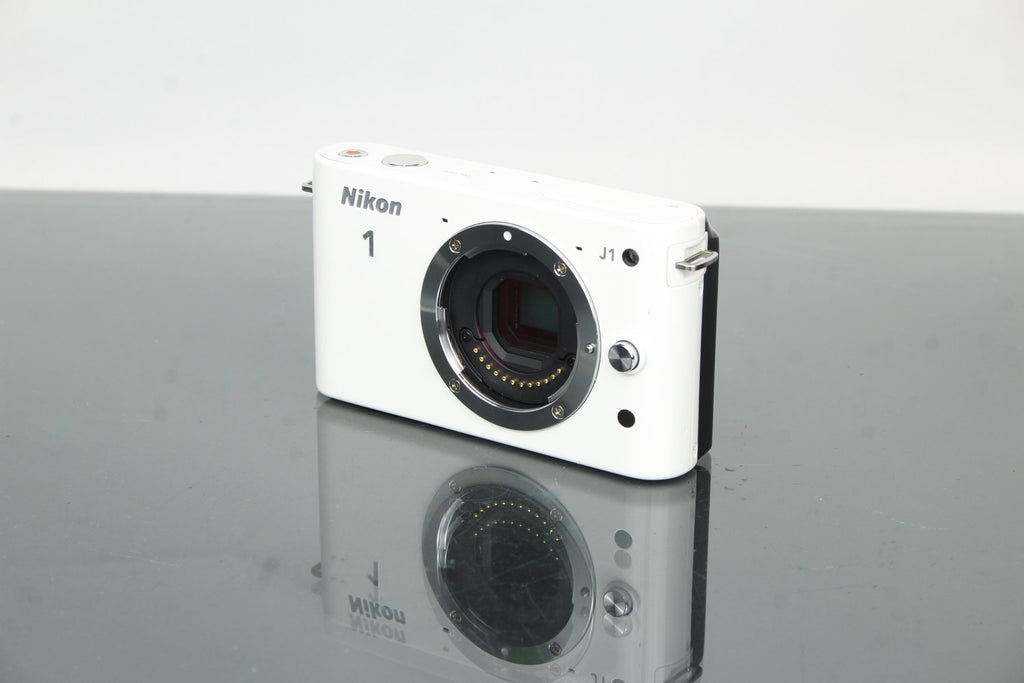 Nikon 1 J1 - Dutch|Thrift