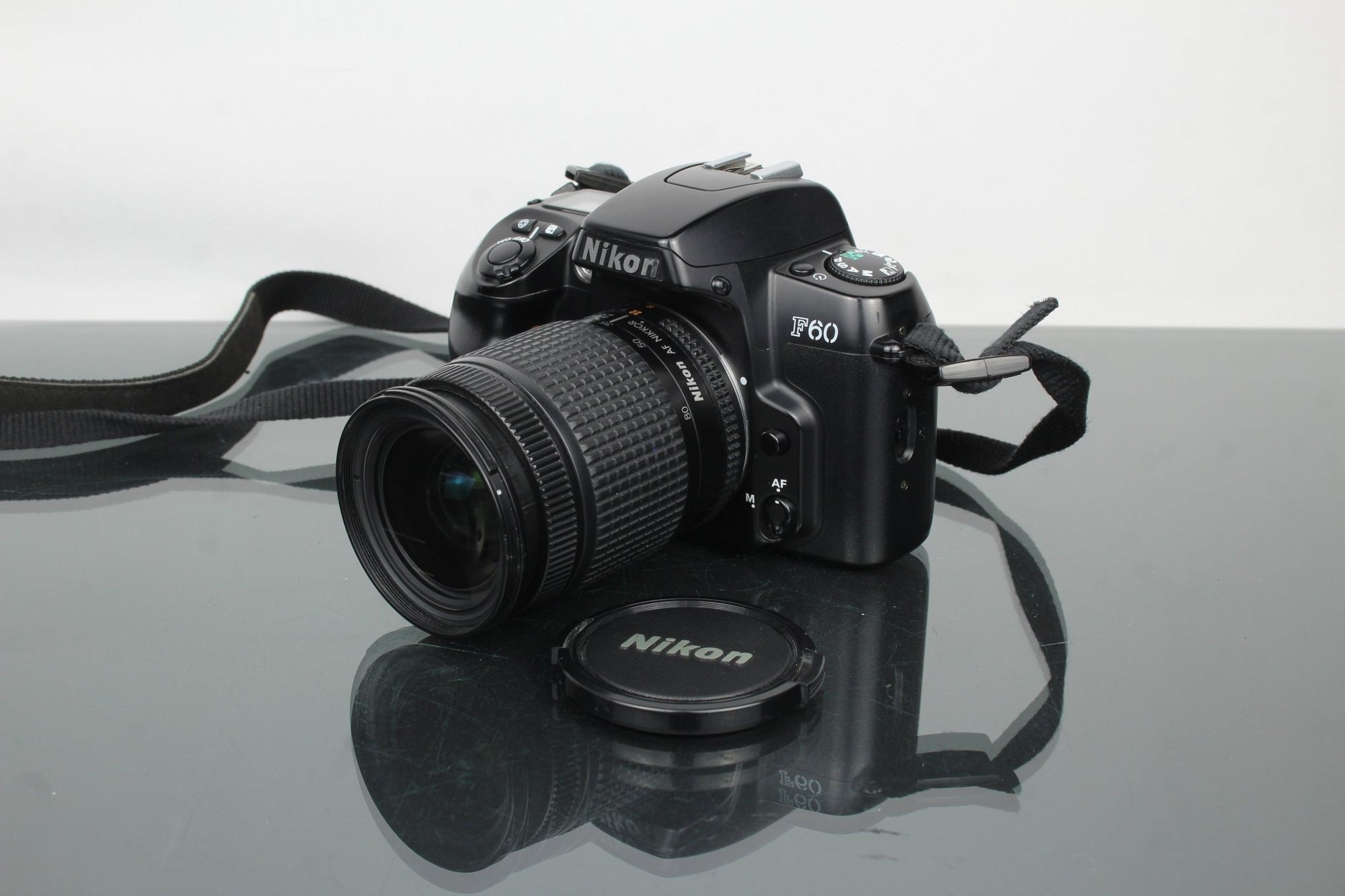 Nikon F60 + AF Nikkor 28 - 80mm 1:3.5 - 5.6 D lens - Dutch|Thrift
