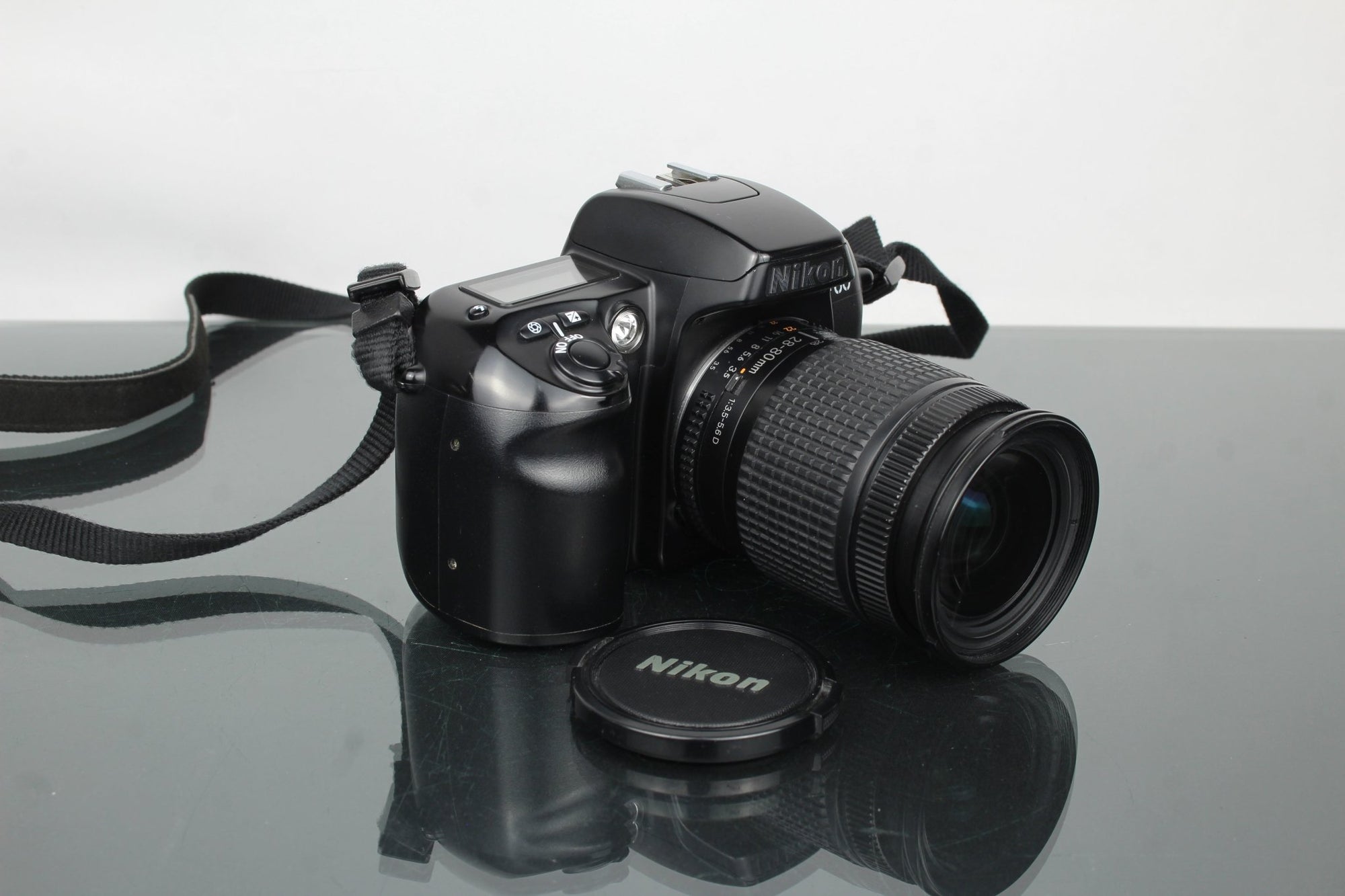 Nikon F60 + AF Nikkor 28 - 80mm 1:3.5 - 5.6 D lens - Dutch|Thrift