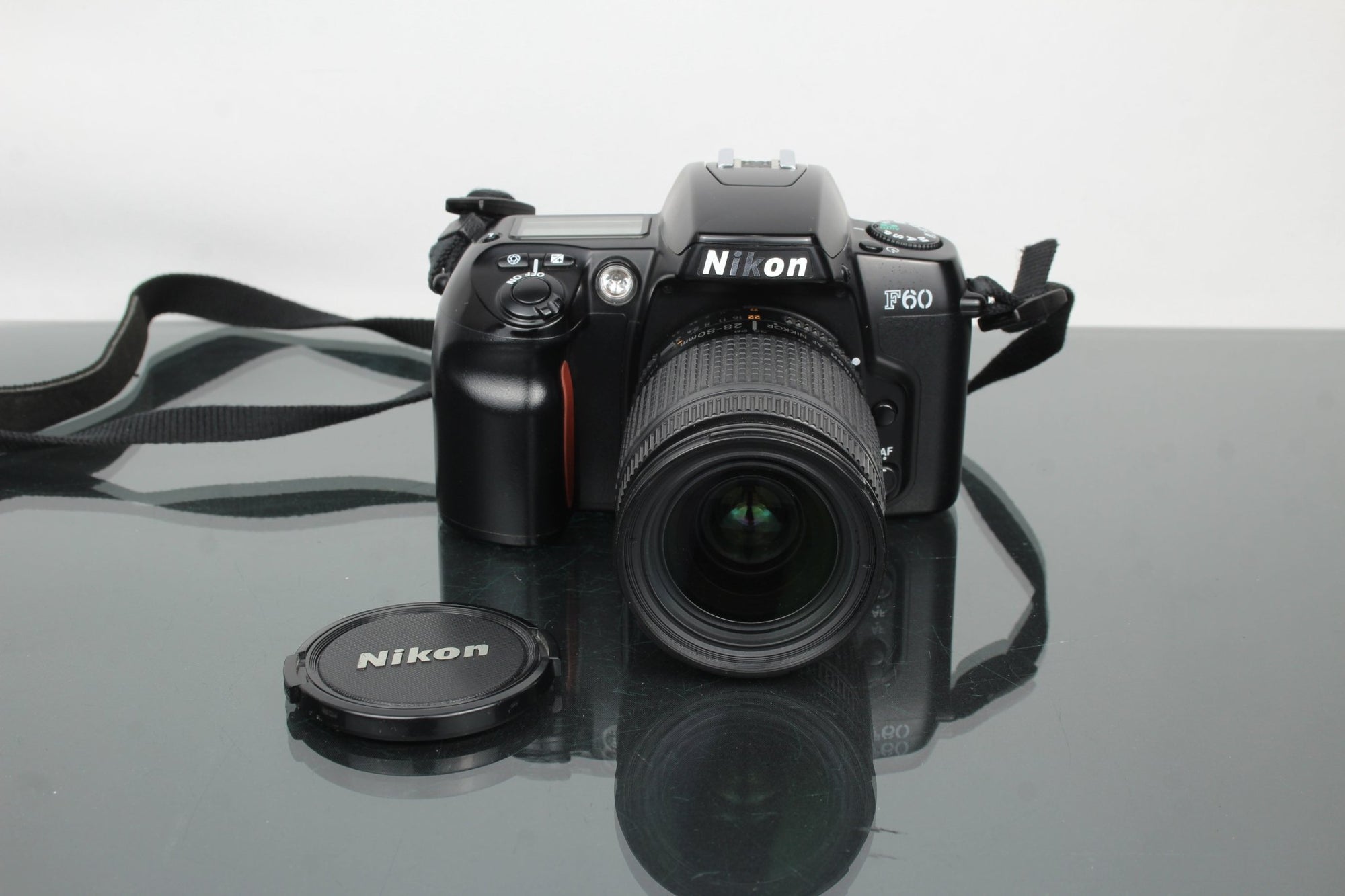 Nikon F60 + AF Nikkor 28 - 80mm 1:3.5 - 5.6 D lens - Dutch|Thrift