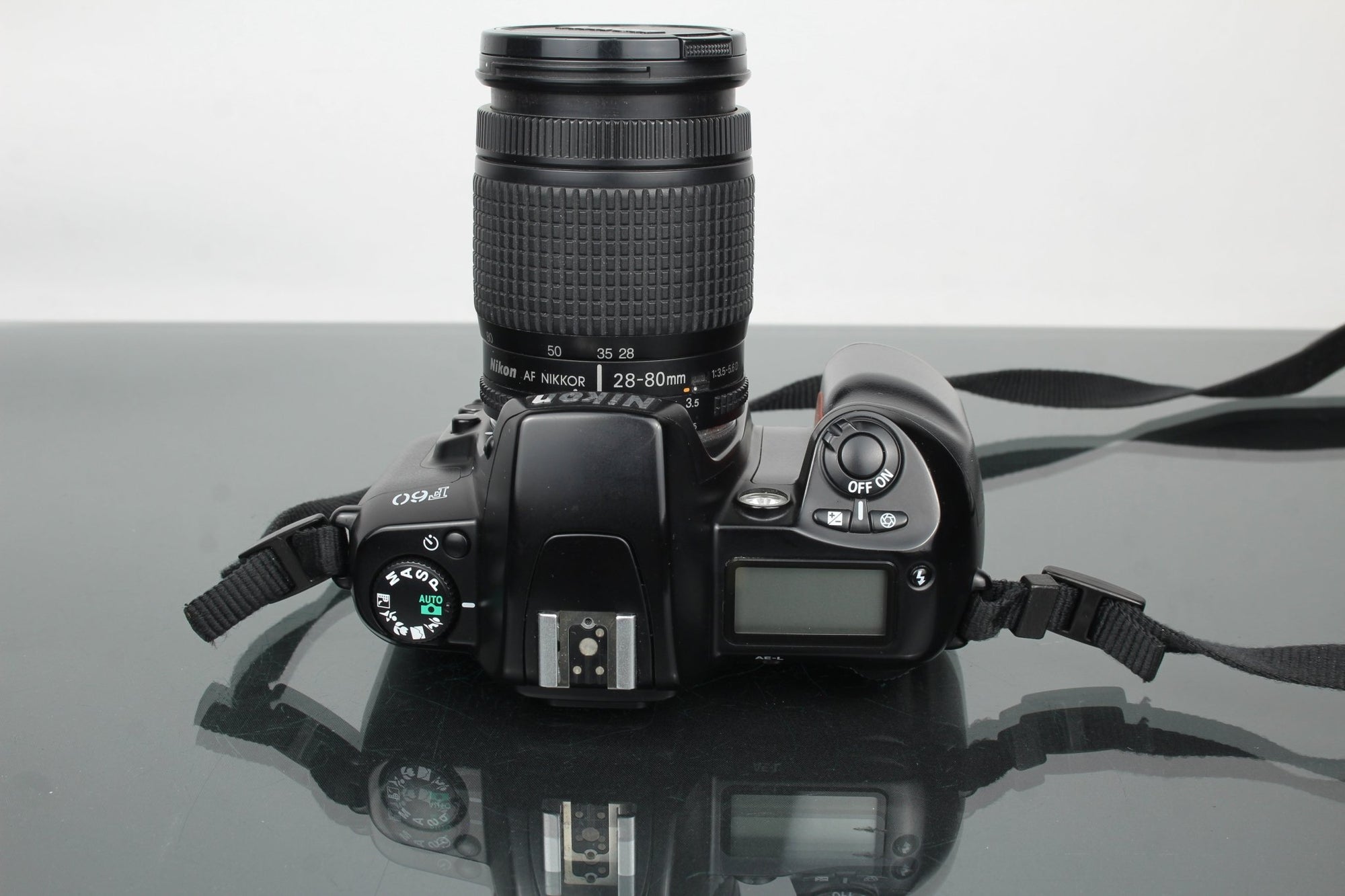 Nikon F60 + AF Nikkor 28 - 80mm 1:3.5 - 5.6 D lens - Dutch|Thrift