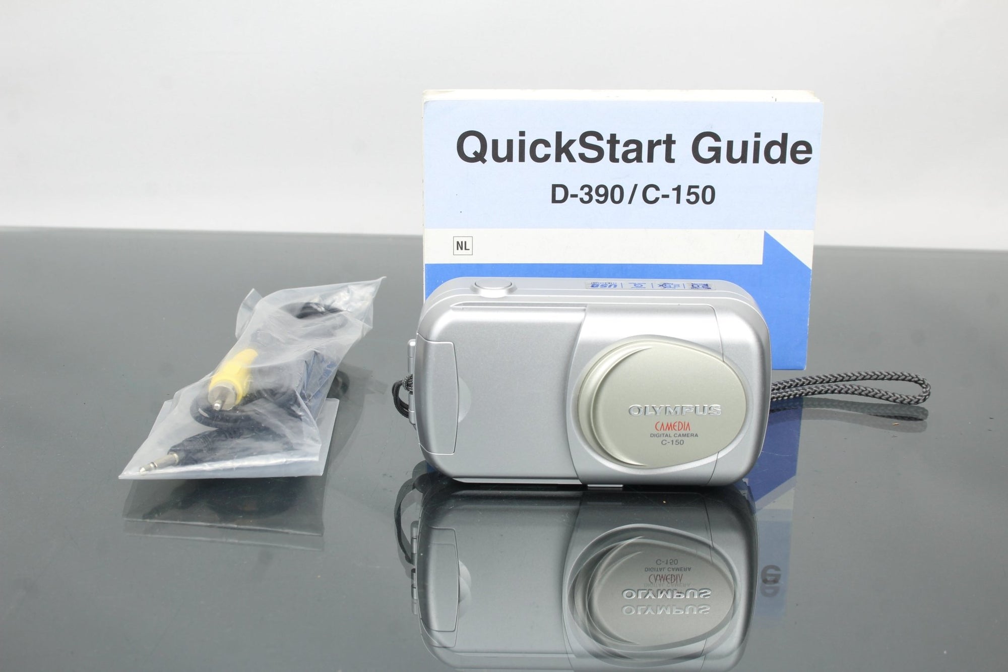 Olympus Camedia C - 150 - Dutch|Thrift