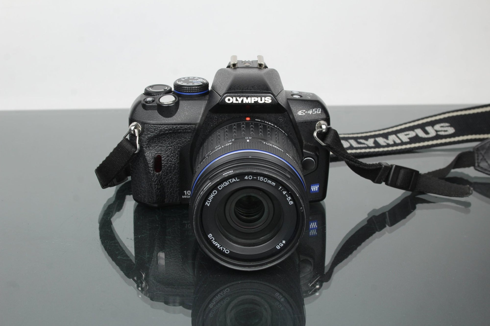 Olympus E - 450 + 40 - 150mm 1:4 - 5.6 ED lens - Dutch|Thrift