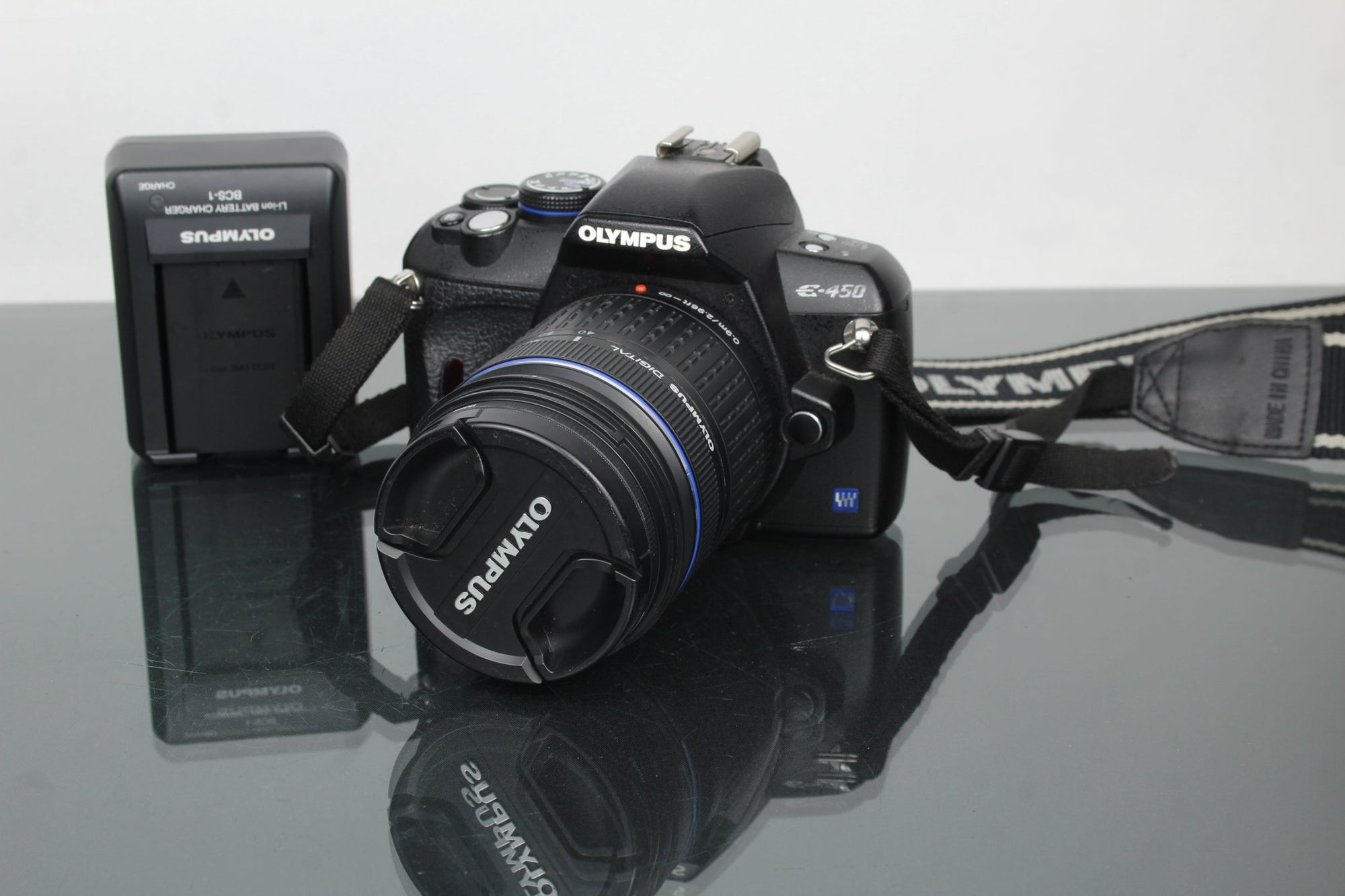 Olympus E - 450 + 40 - 150mm 1:4 - 5.6 ED lens - Dutch|Thrift