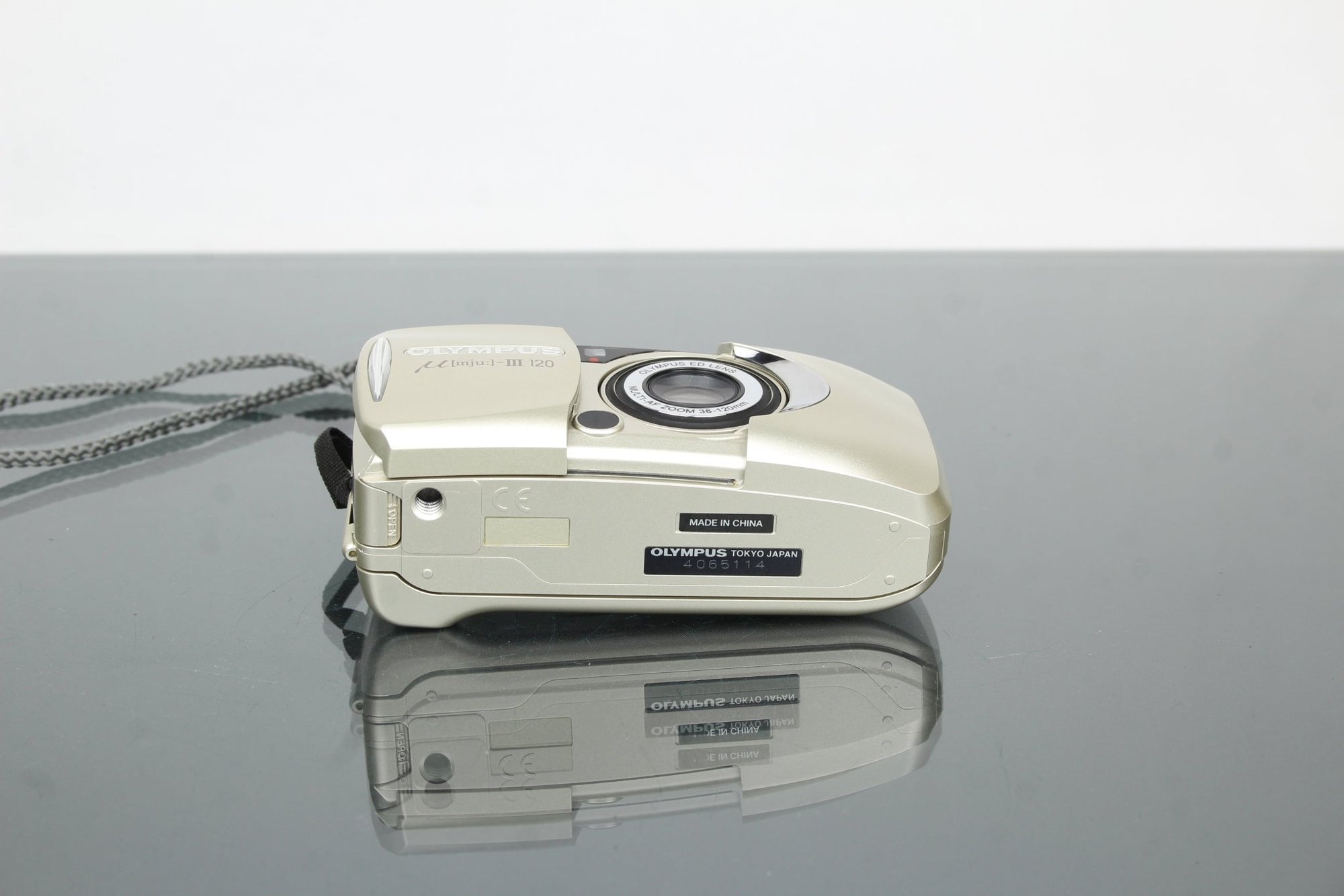 Olympus Mju III 120 - Dutch|Thrift