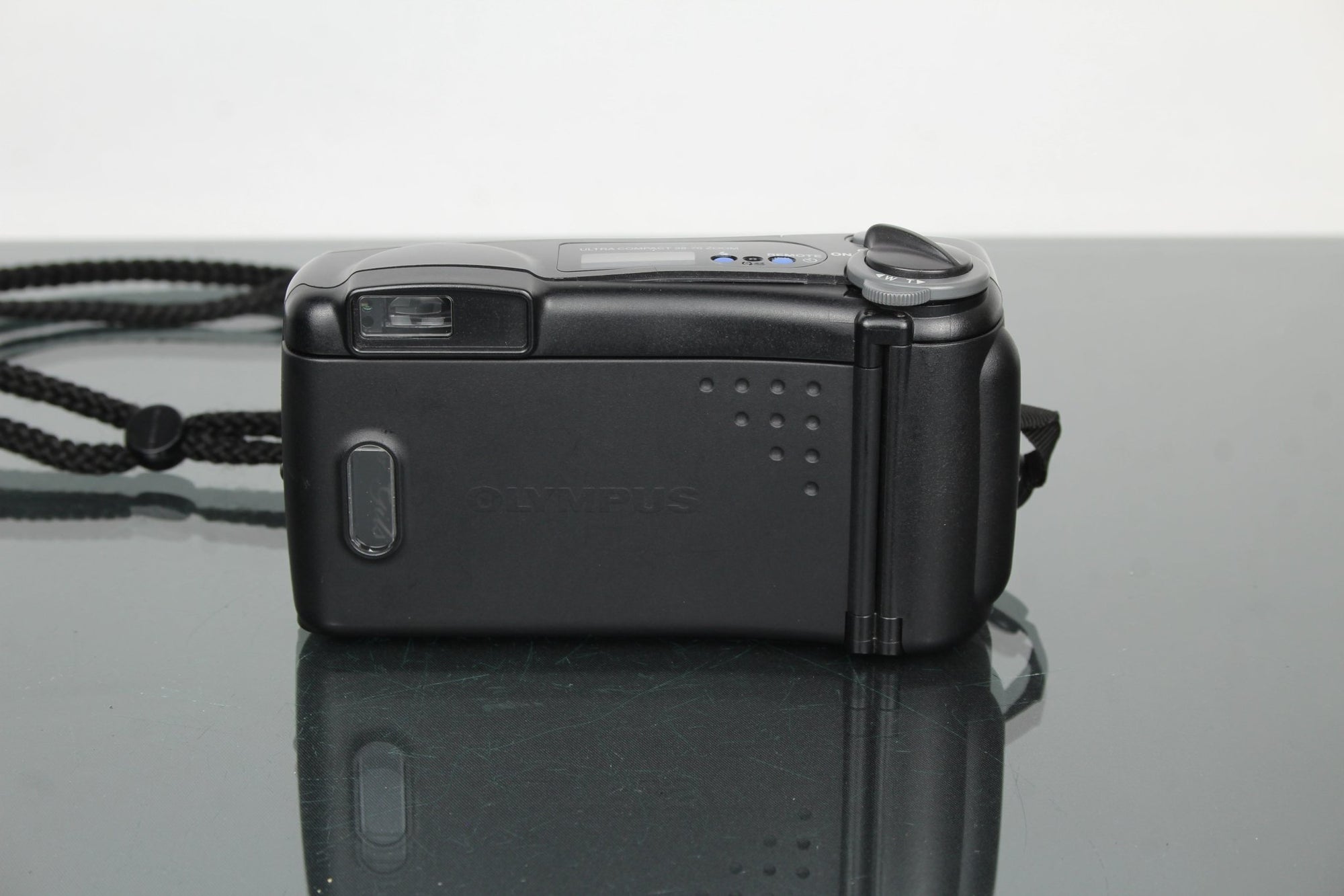 Olympus Superzoom 70 - Dutch|Thrift