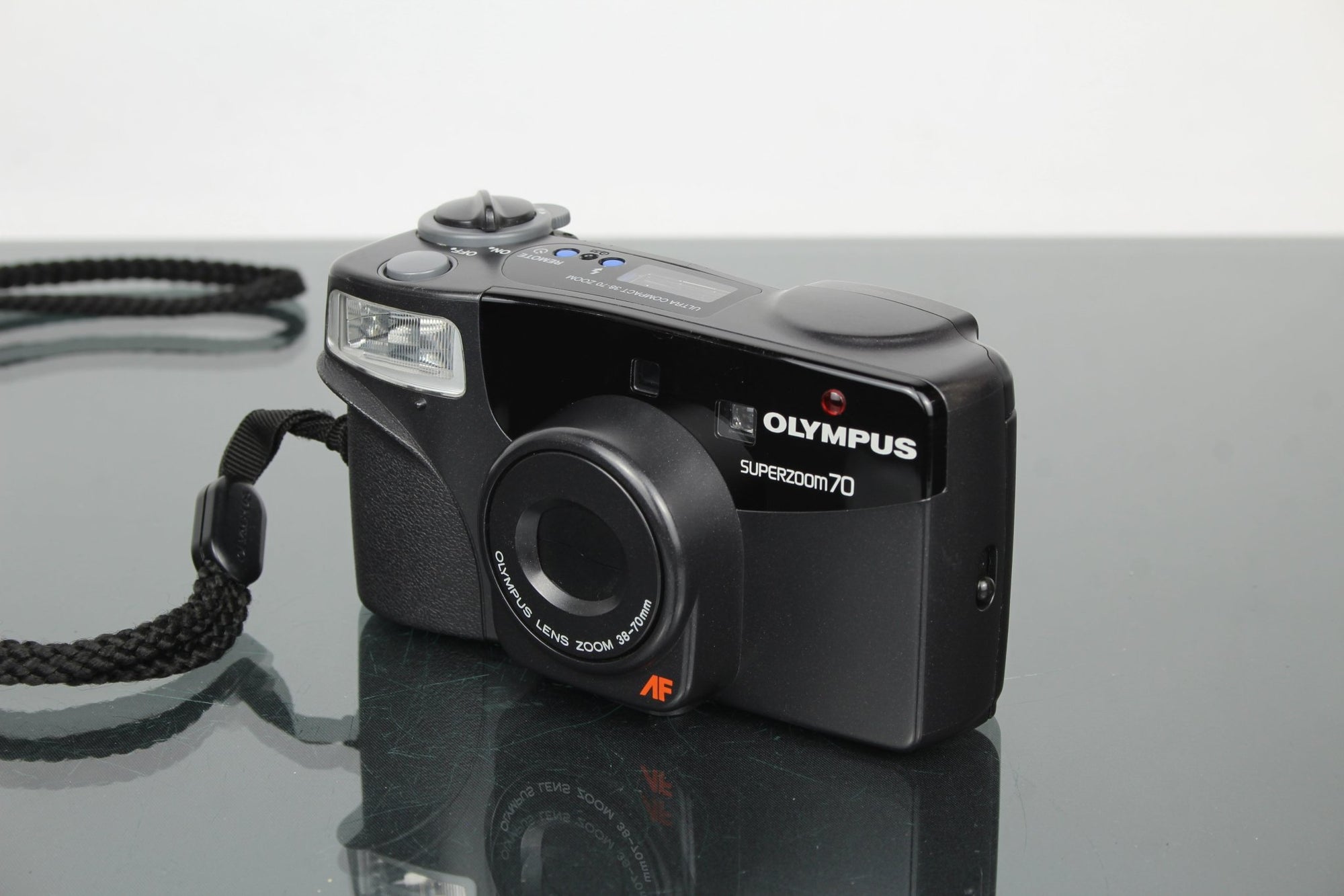 Olympus Superzoom 70 - Dutch|Thrift