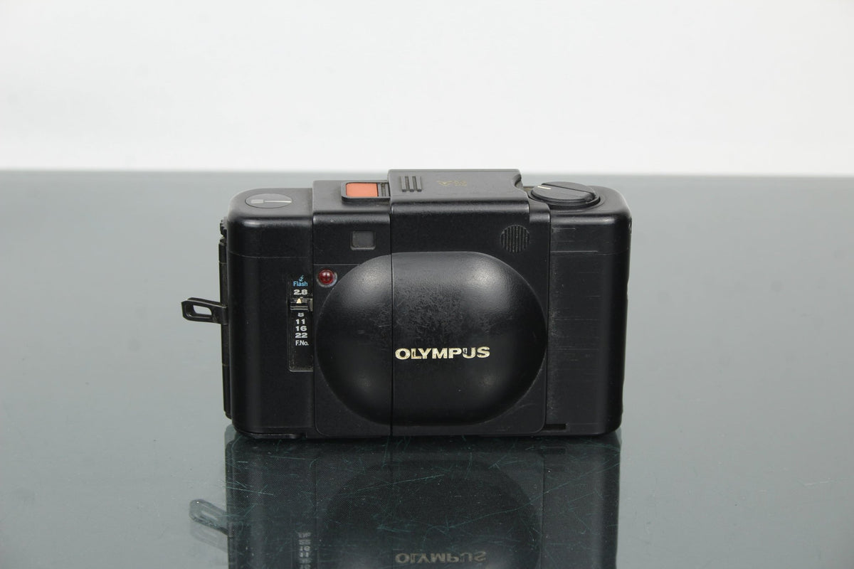 Olympus XA - Dutch|Thrift