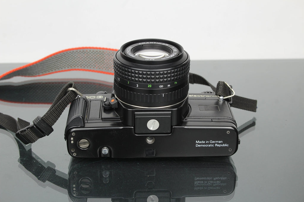 Praktica BC3 Electronic + Pentacon Prakticar 50mm 1.8 lens - Dutch|Thrift