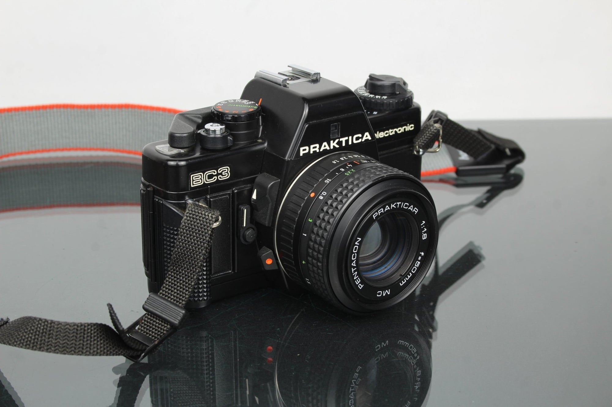 Praktica BC3 Electronic + Pentacon Prakticar 50mm 1.8 lens - Dutch|Thrift