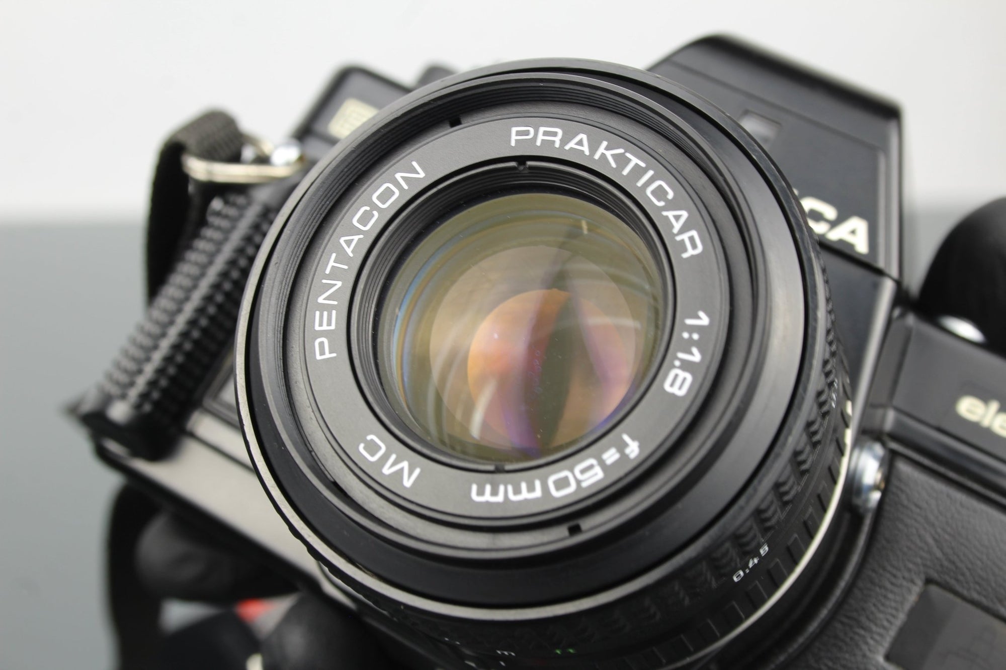 Praktica BC3 Electronic + Pentacon Prakticar 50mm 1.8 lens - Dutch|Thrift