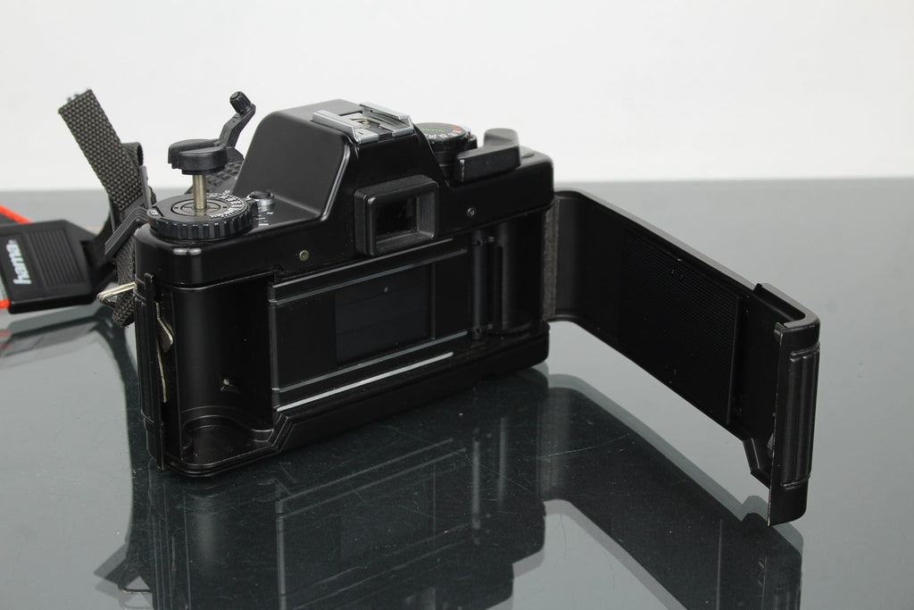 Praktica BC3 Electronic + Pentacon Prakticar 50mm 1.8 lens - Dutch|Thrift