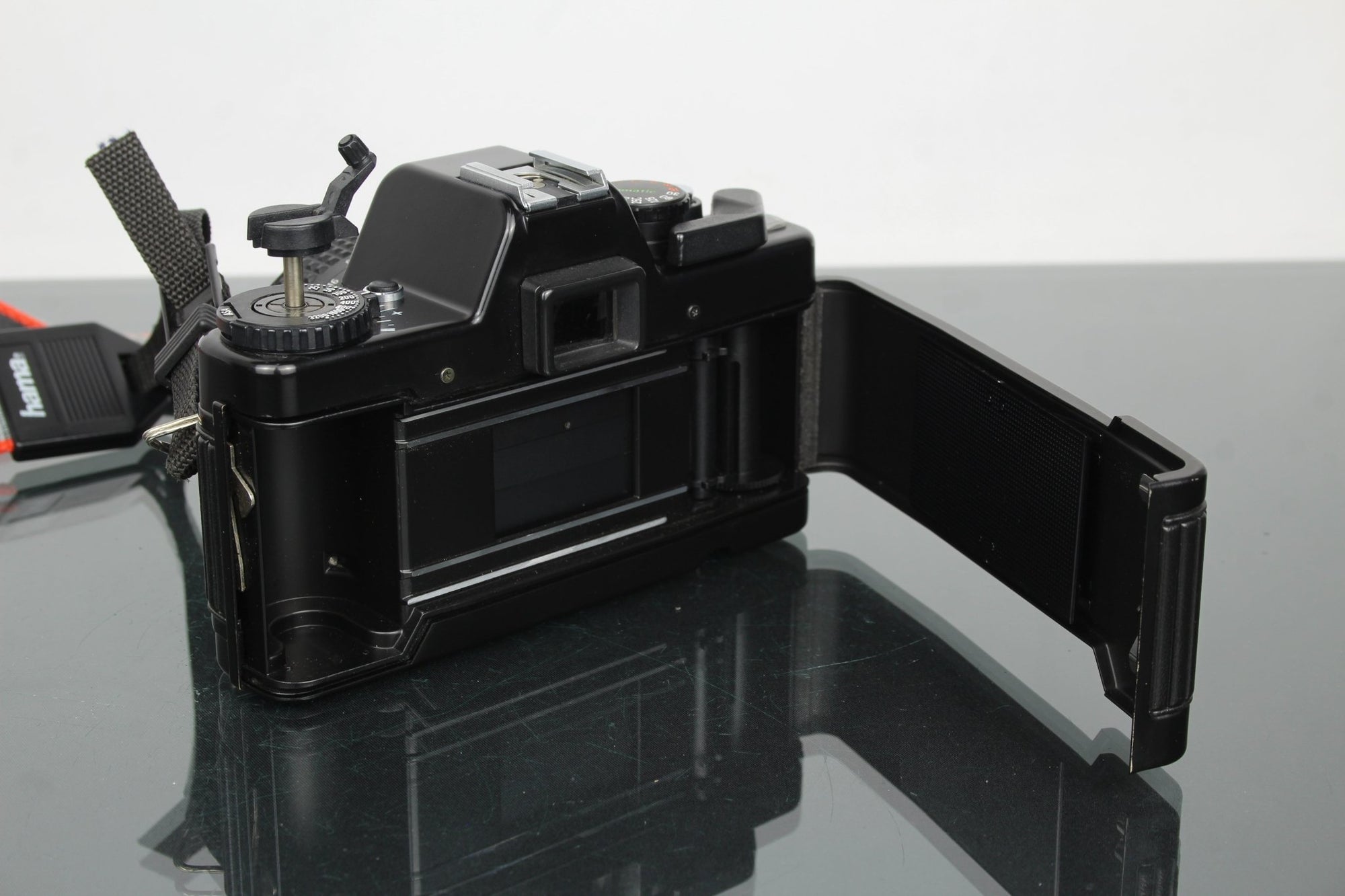 Praktica BC3 Electronic + Pentacon Prakticar 50mm 1.8 lens - Dutch|Thrift