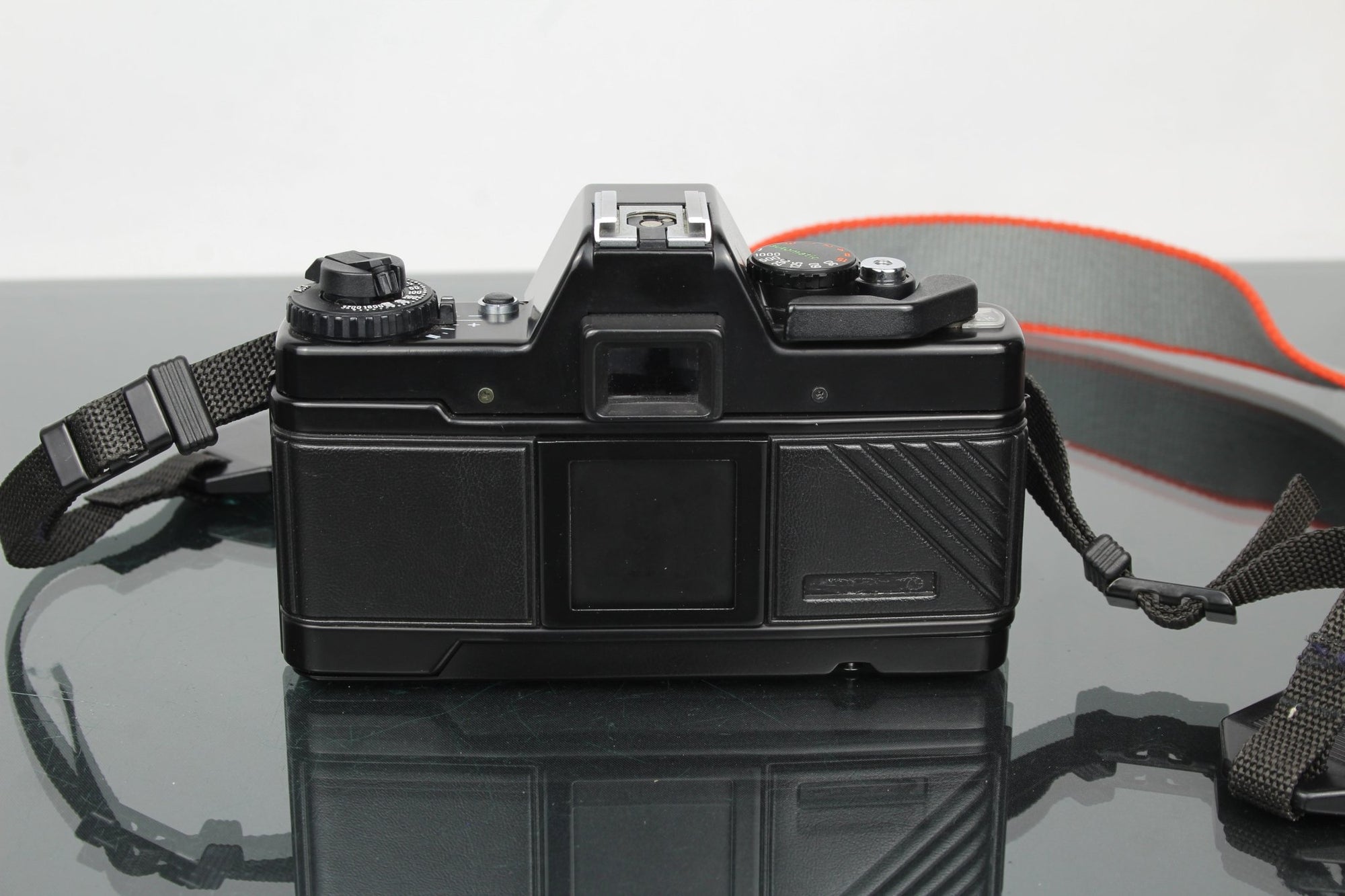 Praktica BC3 Electronic + Pentacon Prakticar 50mm 1.8 lens - Dutch|Thrift