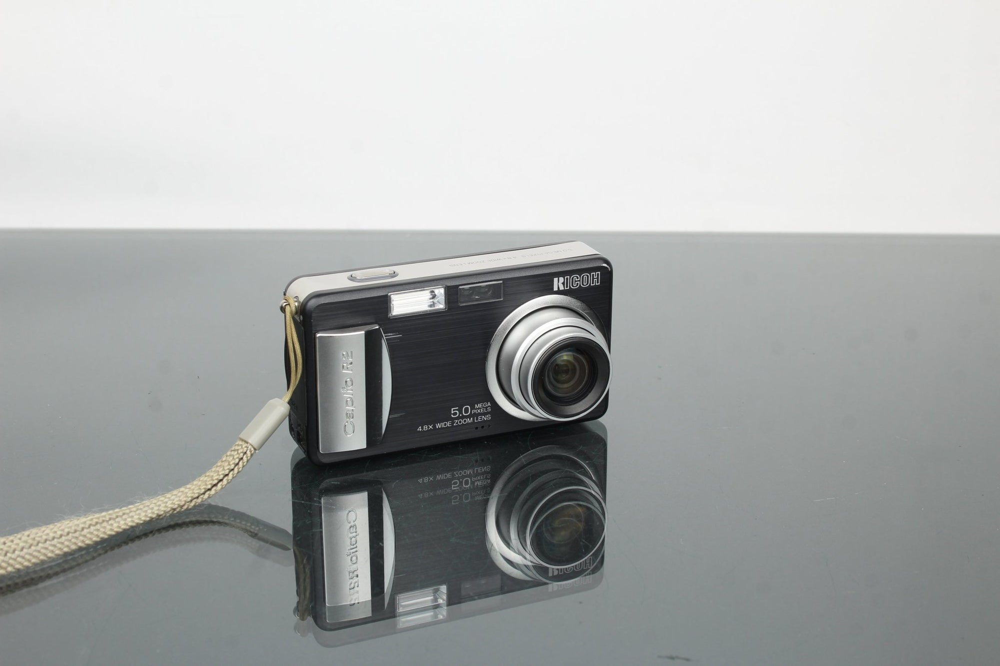 Ricoh Caplio R2 - Dutch|Thrift