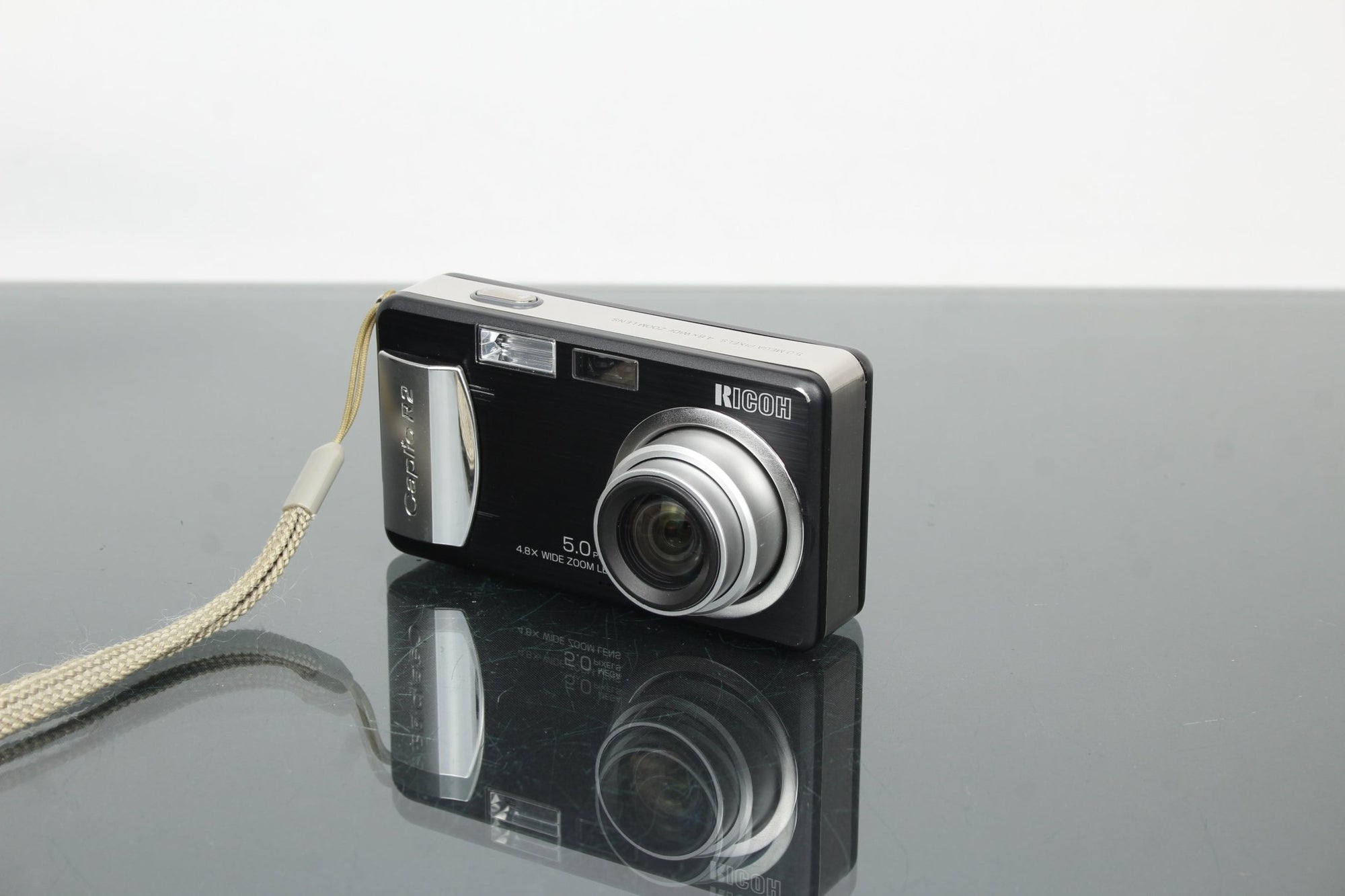 Ricoh Caplio R2 - Dutch|Thrift