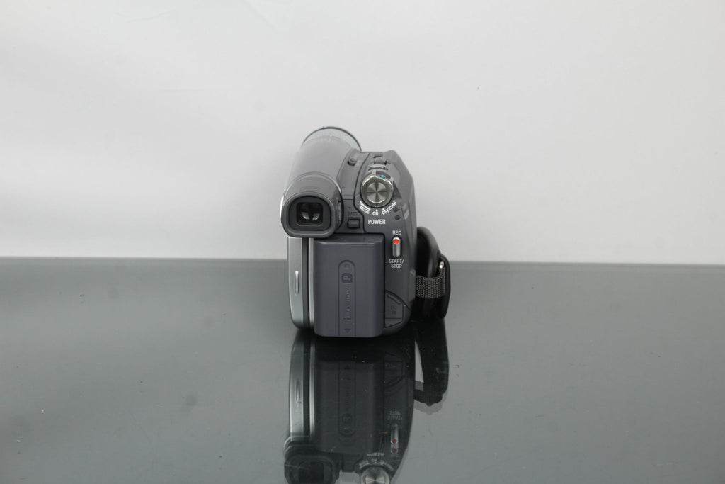 Sony DCR - HC23E MiniDV Digital video camera recorder - Dutch|Thrift