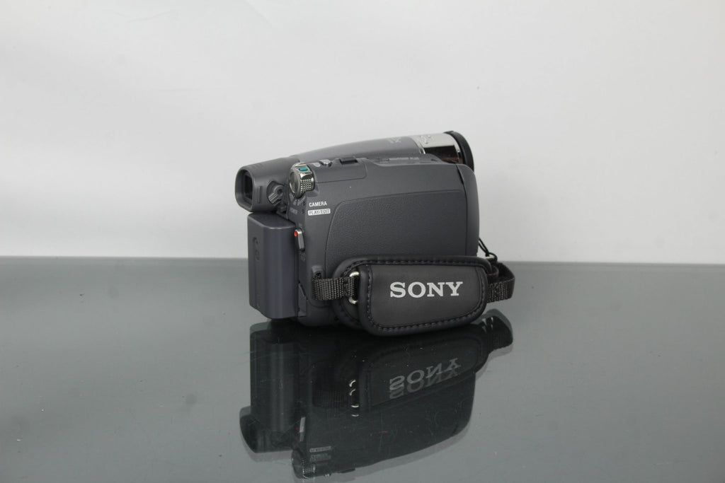Sony DCR - HC23E MiniDV Digital video camera recorder - Dutch|Thrift