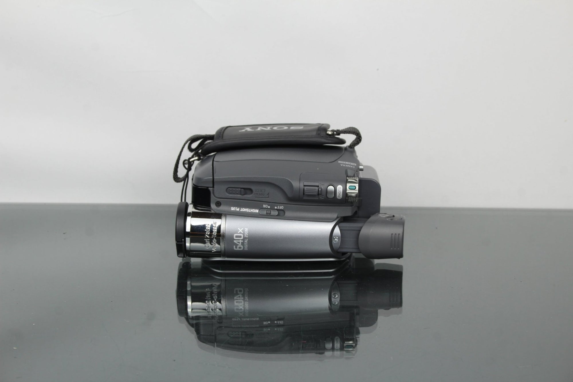 Sony DCR - HC23E MiniDV Digital video camera recorder - Dutch|Thrift