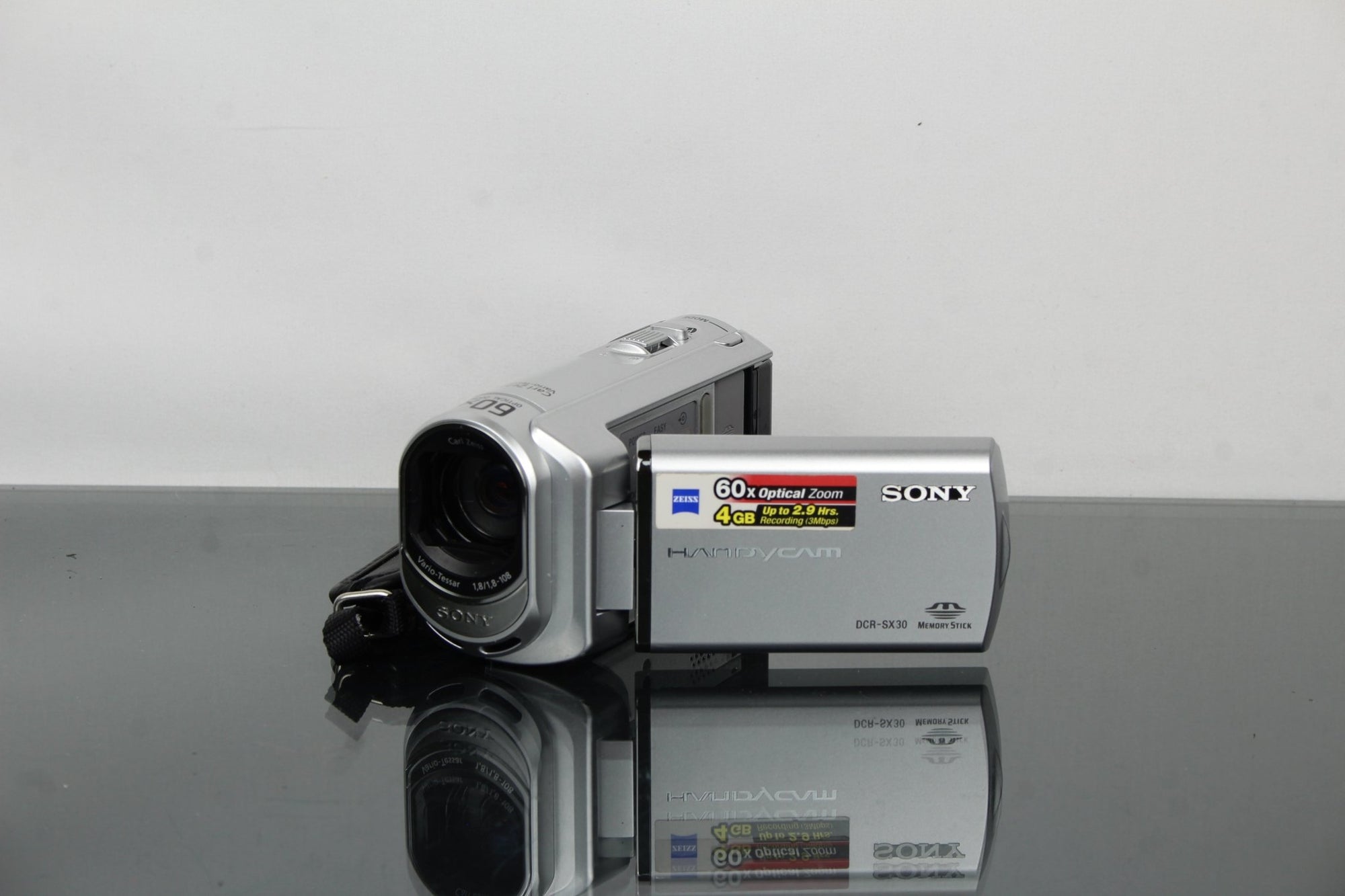 Sony DCR - SX30E Digital video camera - Dutch|Thrift